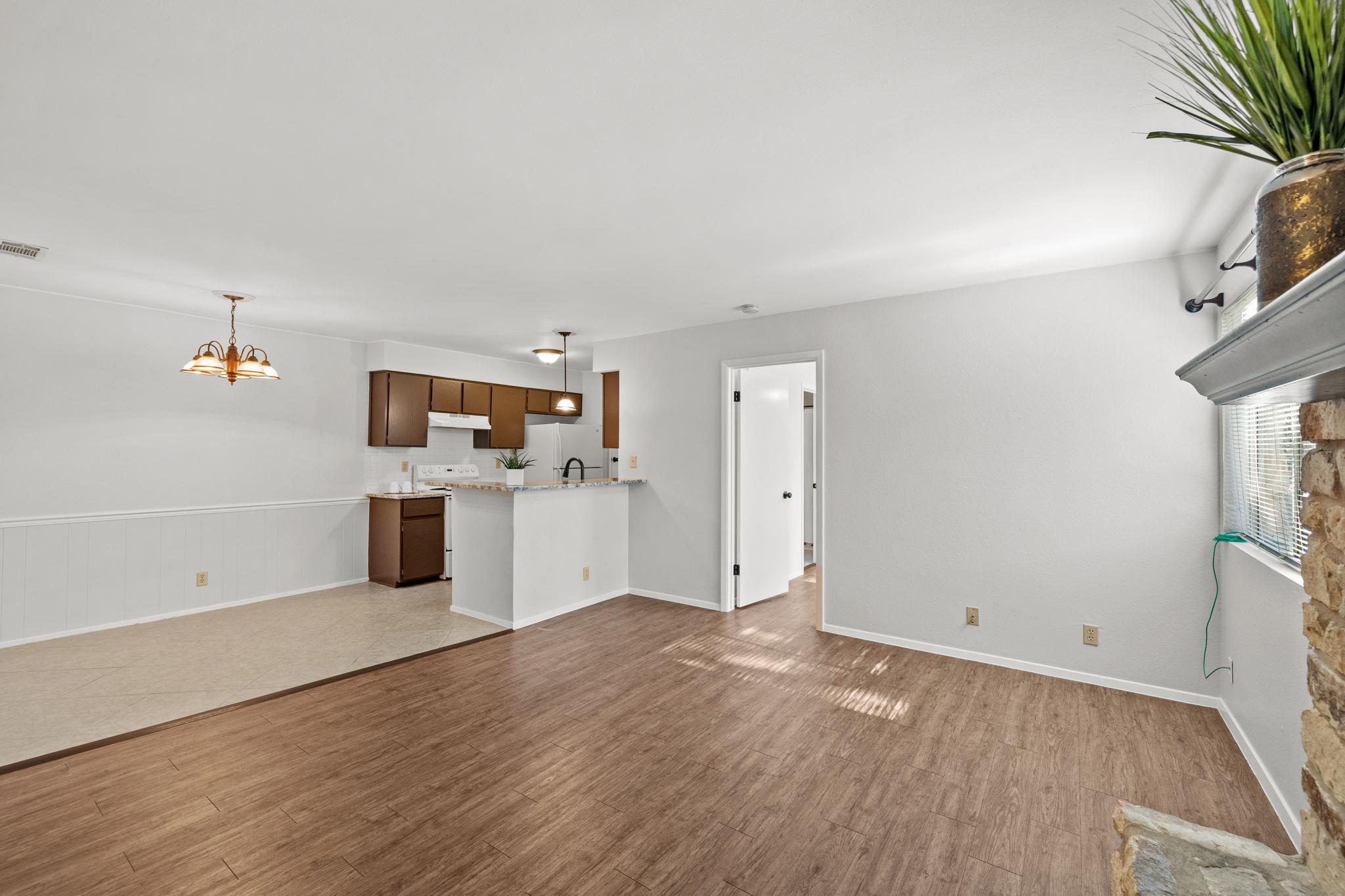 9807 Hundred Oaks Cir # B, Austin, TX 78750
