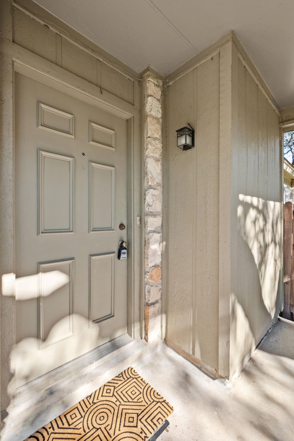 9807 Hundred Oaks Cir # B, Austin, TX 78750