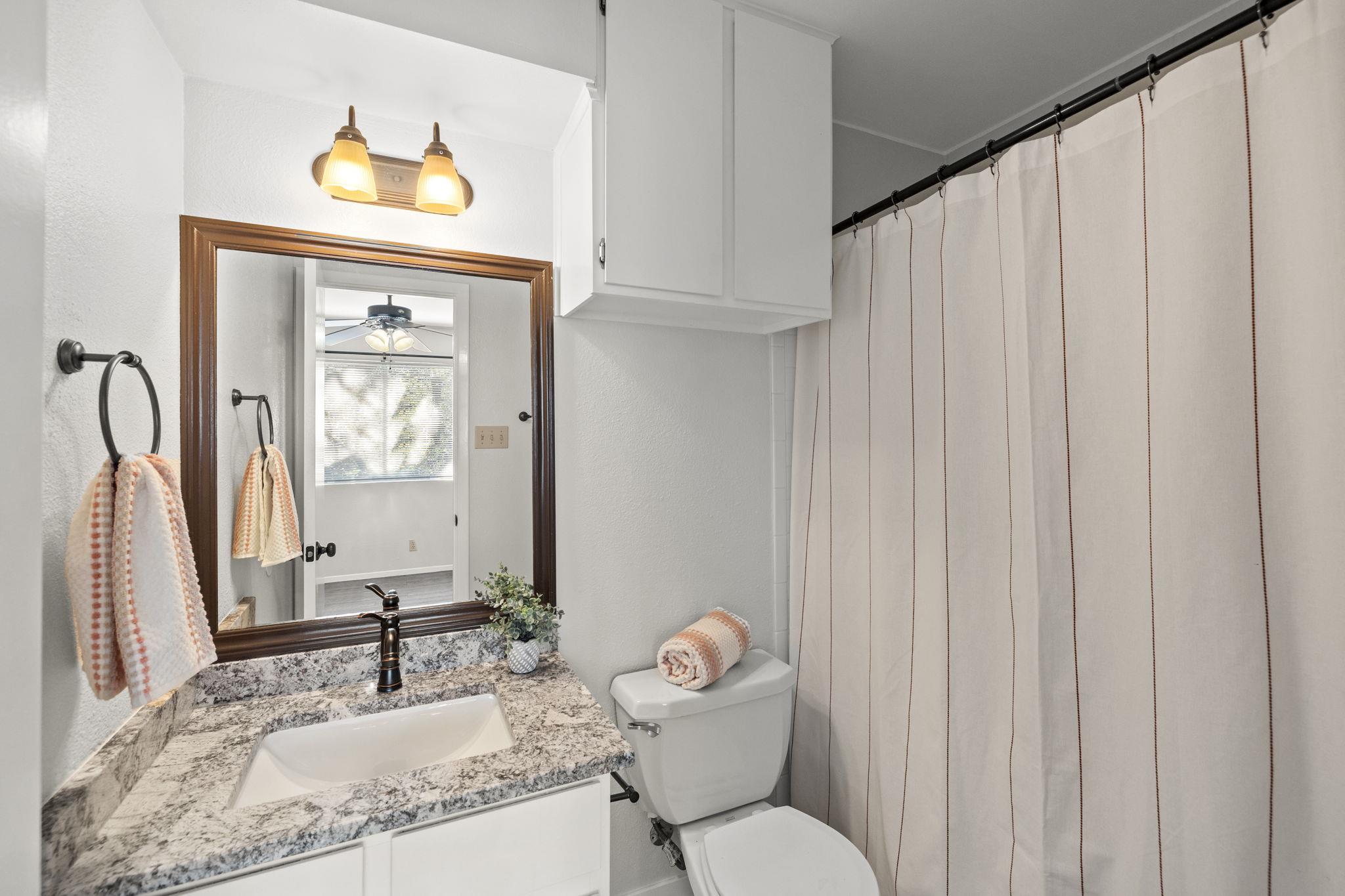 9807 Hundred Oaks Cir # B, Austin, TX 78750