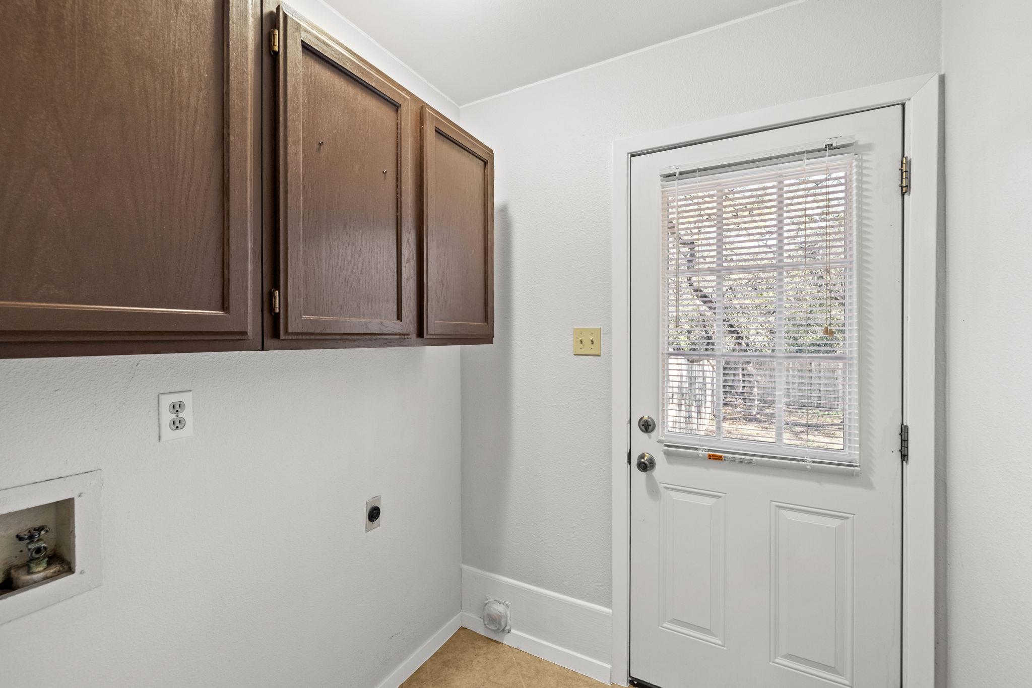 9807 Hundred Oaks Cir # B, Austin, TX 78750