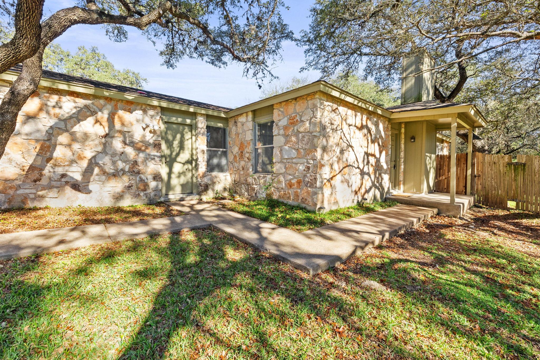 9807 Hundred Oaks Cir # B, Austin, TX 78750