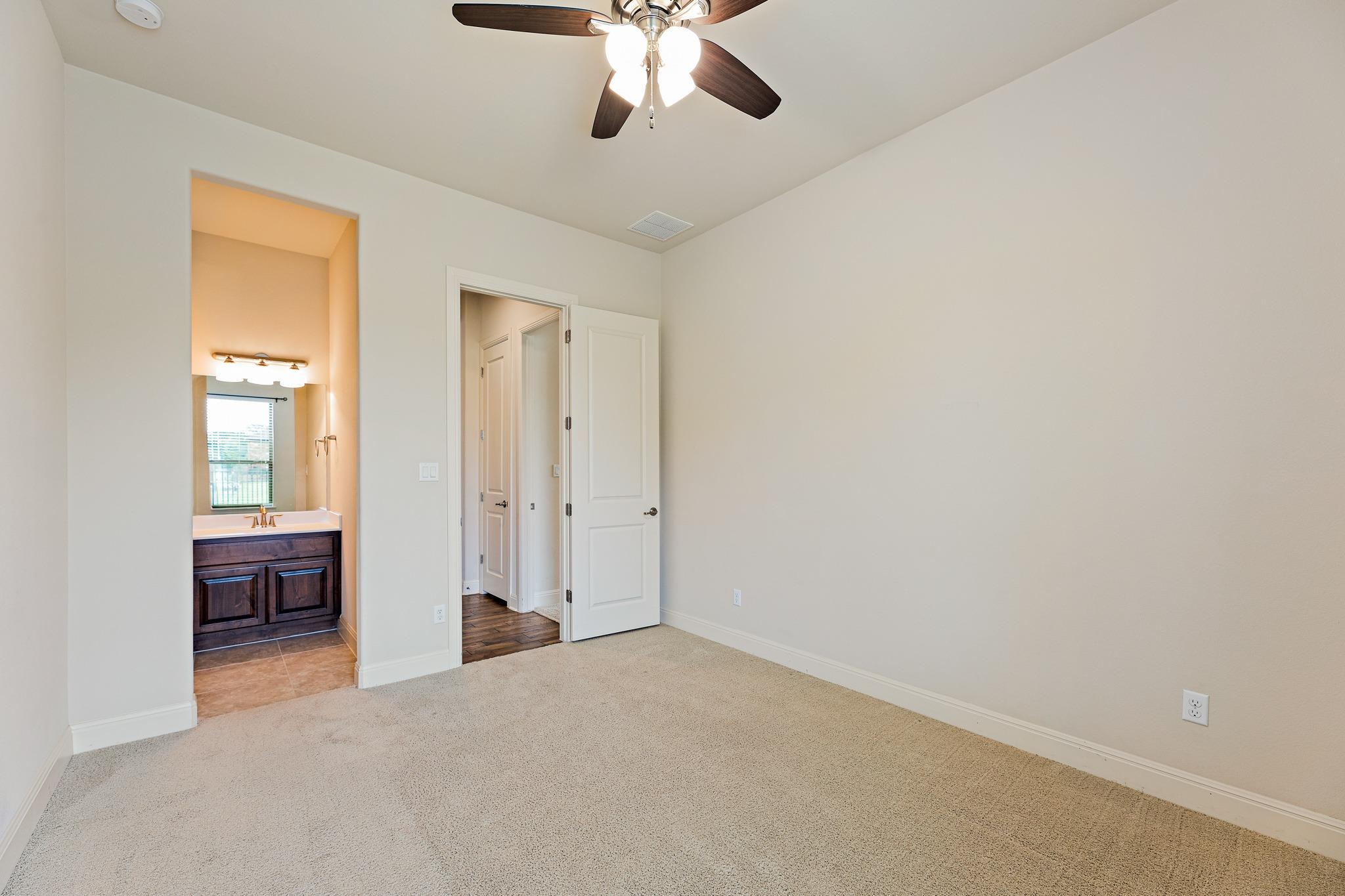 135 Gabriel Vis E, Georgetown, TX 78633