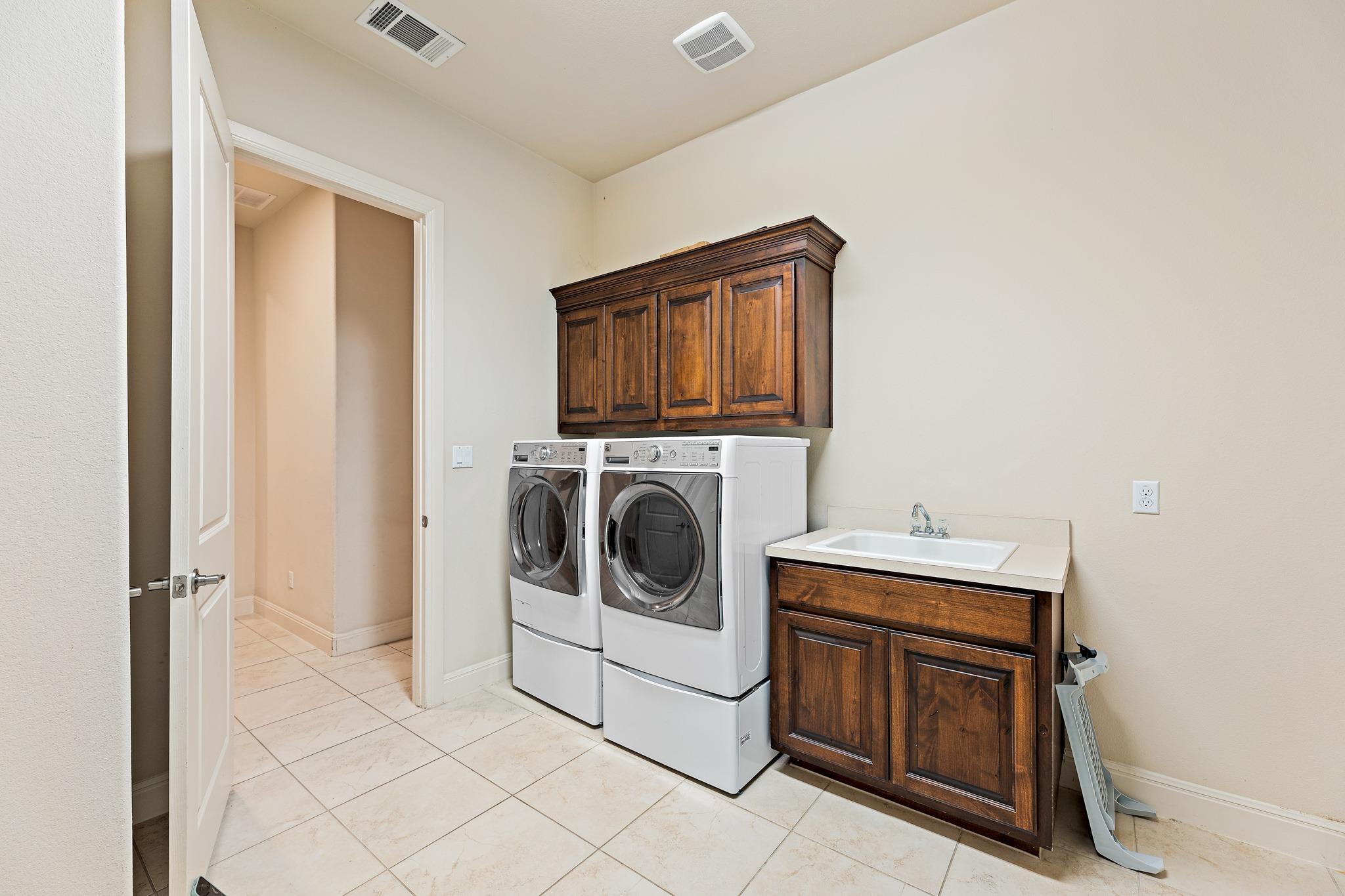 135 Gabriel Vis E, Georgetown, TX 78633