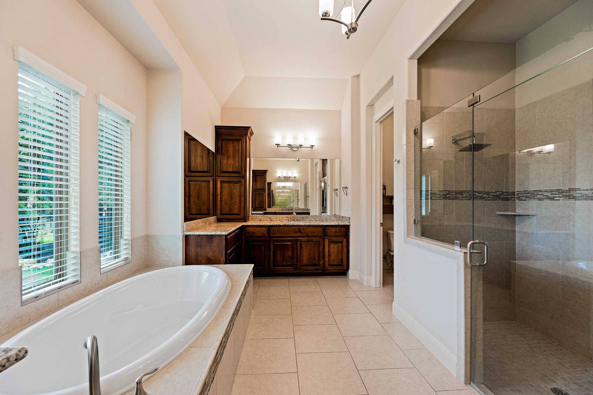 135 Gabriel Vis E, Georgetown, TX 78633