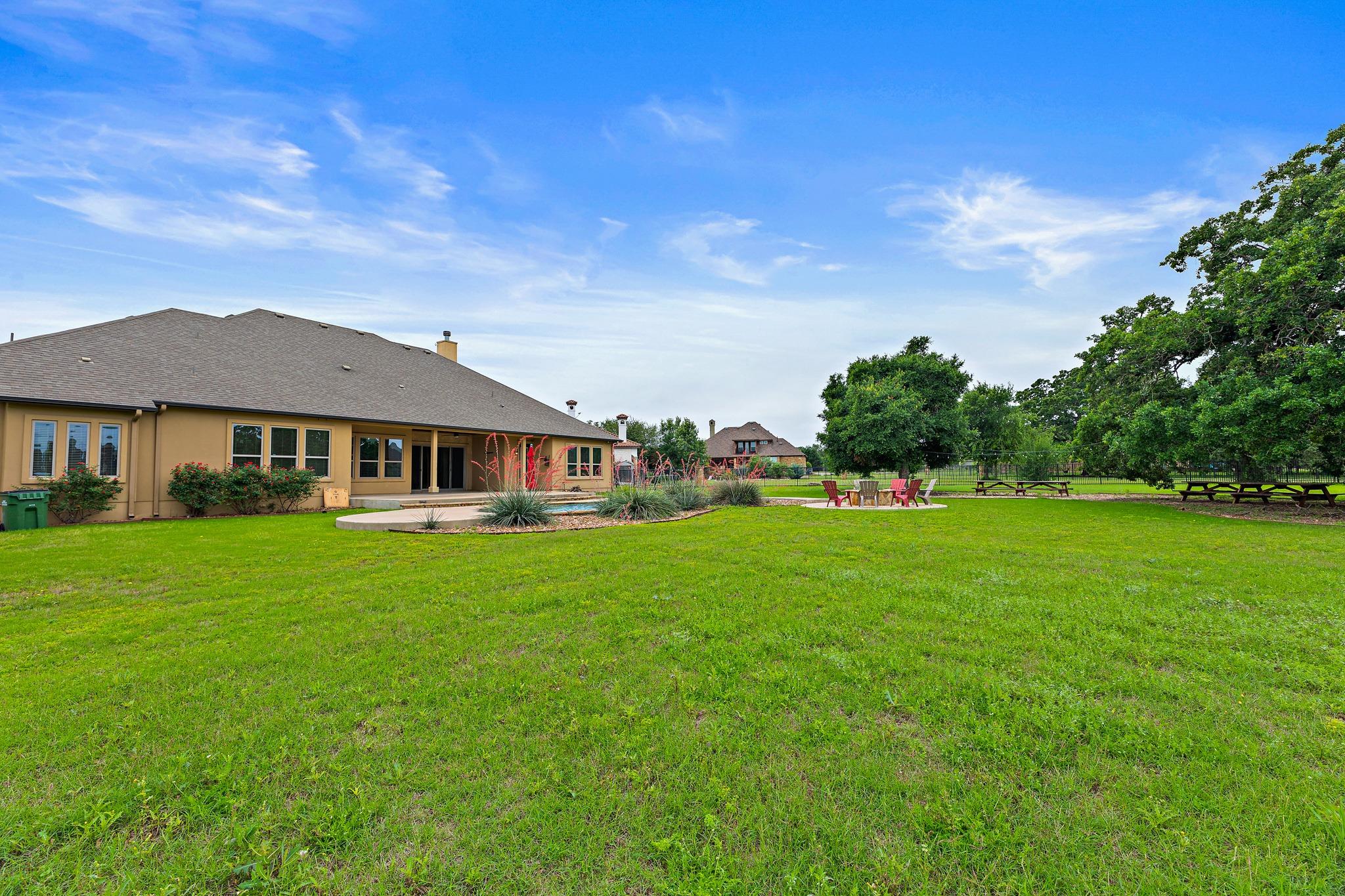 135 Gabriel Vis E, Georgetown, TX 78633