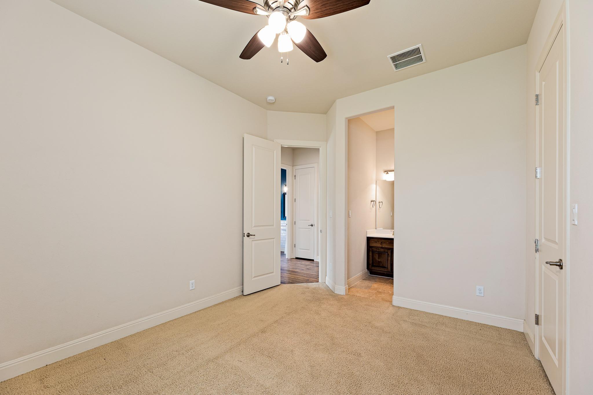 135 Gabriel Vis E, Georgetown, TX 78633