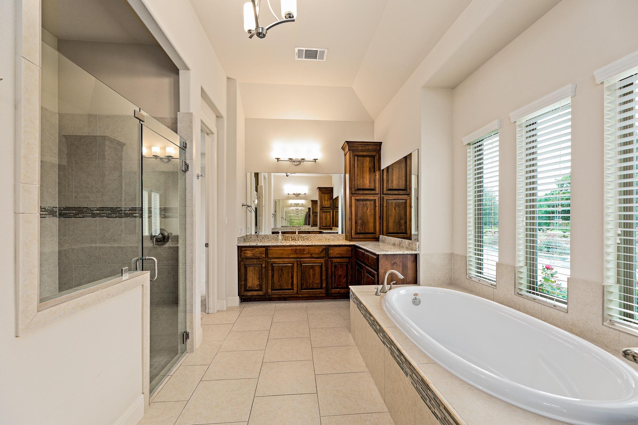 135 Gabriel Vis E, Georgetown, TX 78633