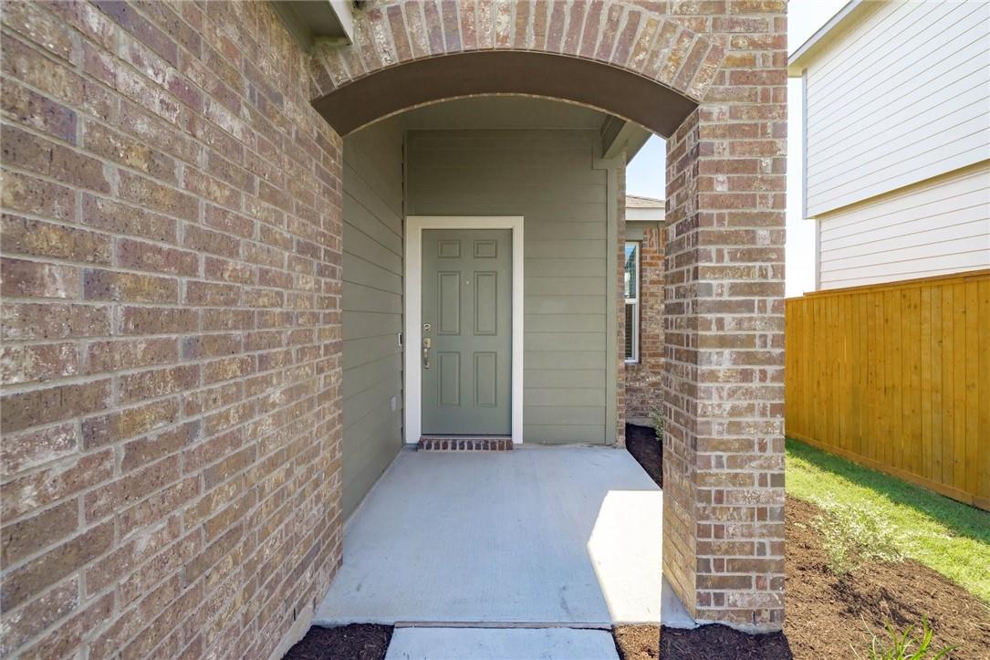 132 Josey Wales Dr, Jarrell, TX 76537