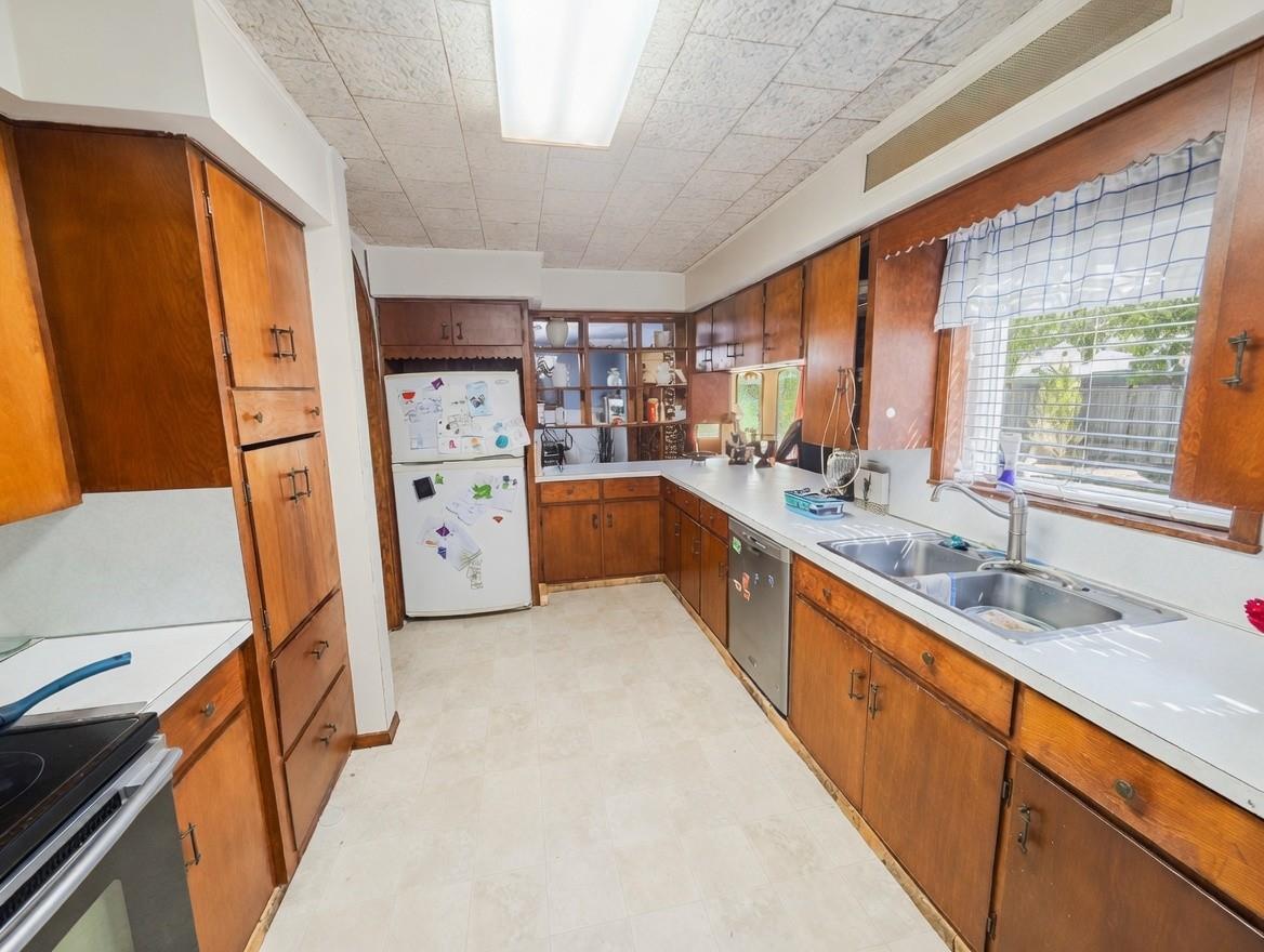 9262 N Highway 77, Lexington, TX 78947