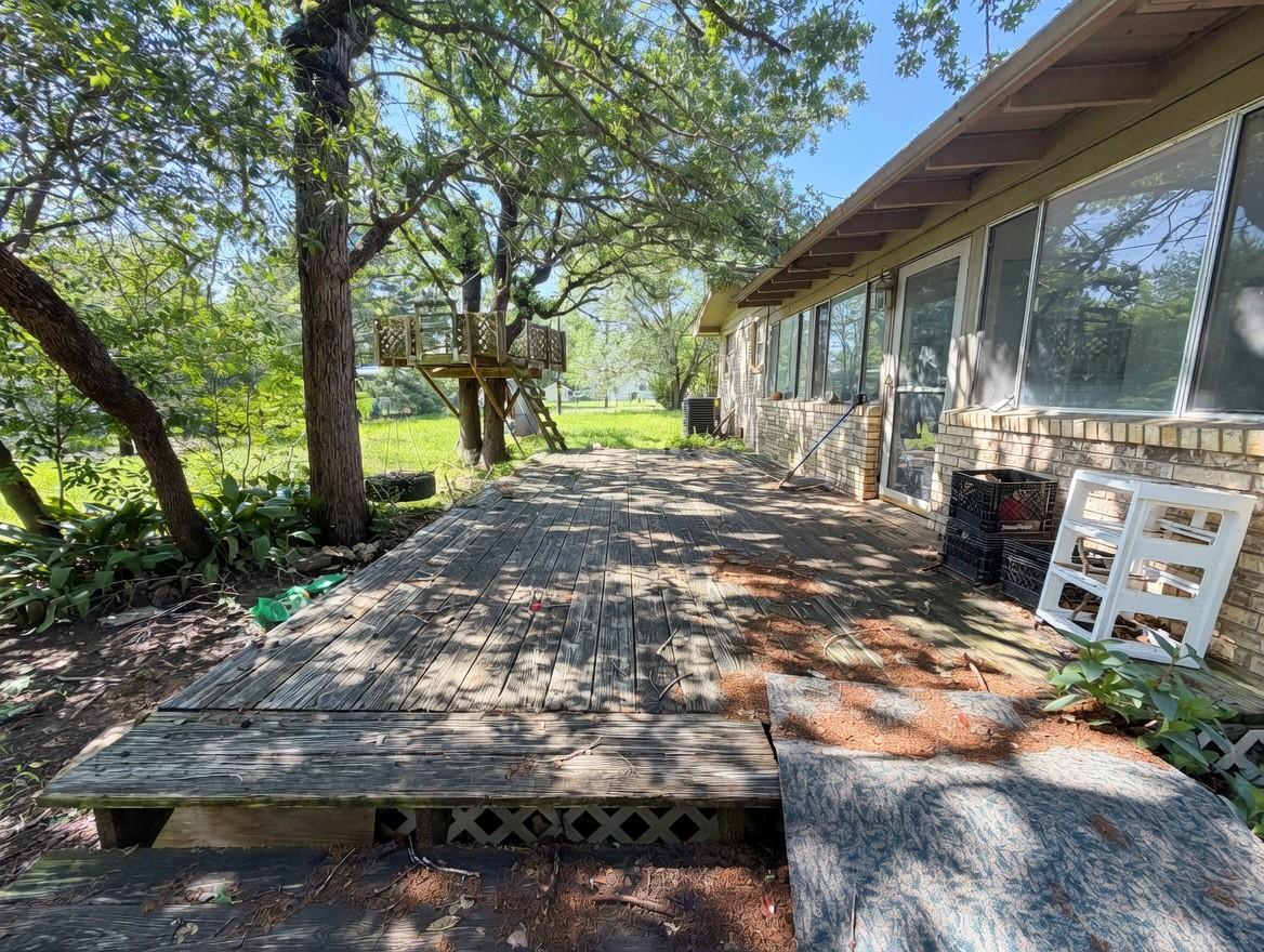 9262 N Highway 77, Lexington, TX 78947