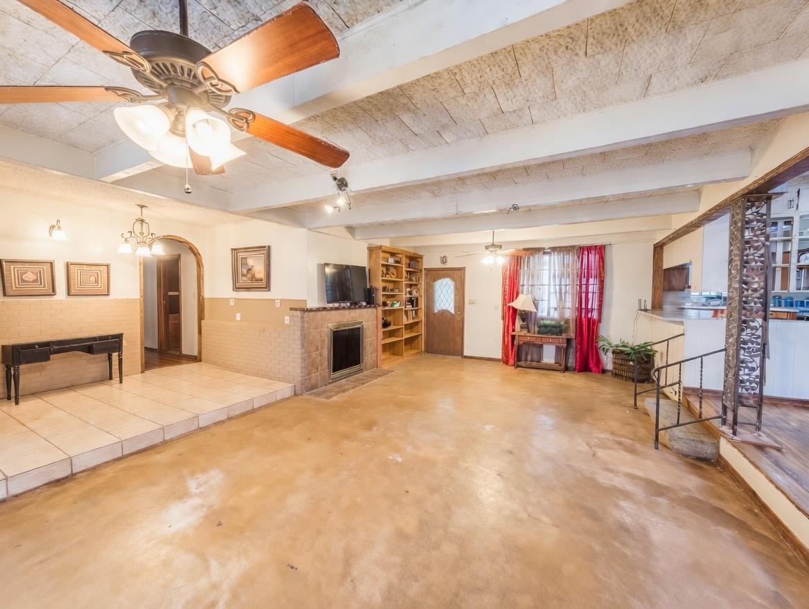 9262 N Highway 77, Lexington, TX 78947