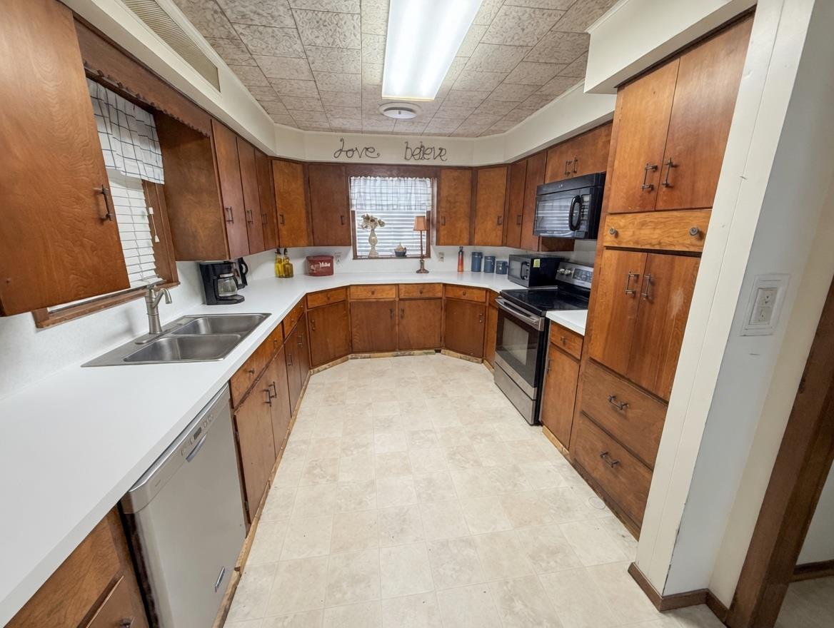 9262 N Highway 77, Lexington, TX 78947
