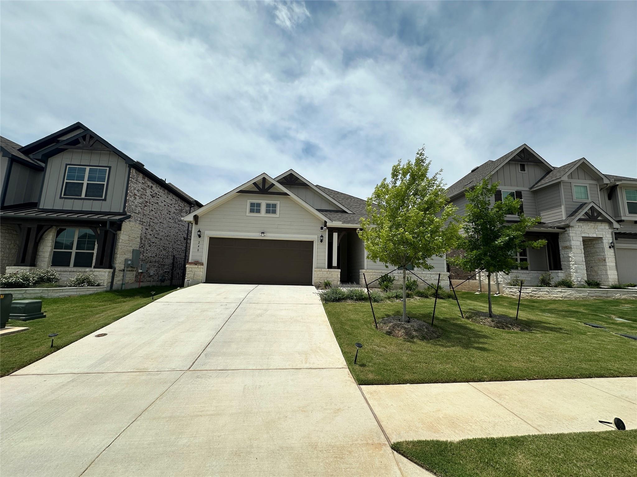 240 Canyoncrest Way, Liberty Hill, TX 78642