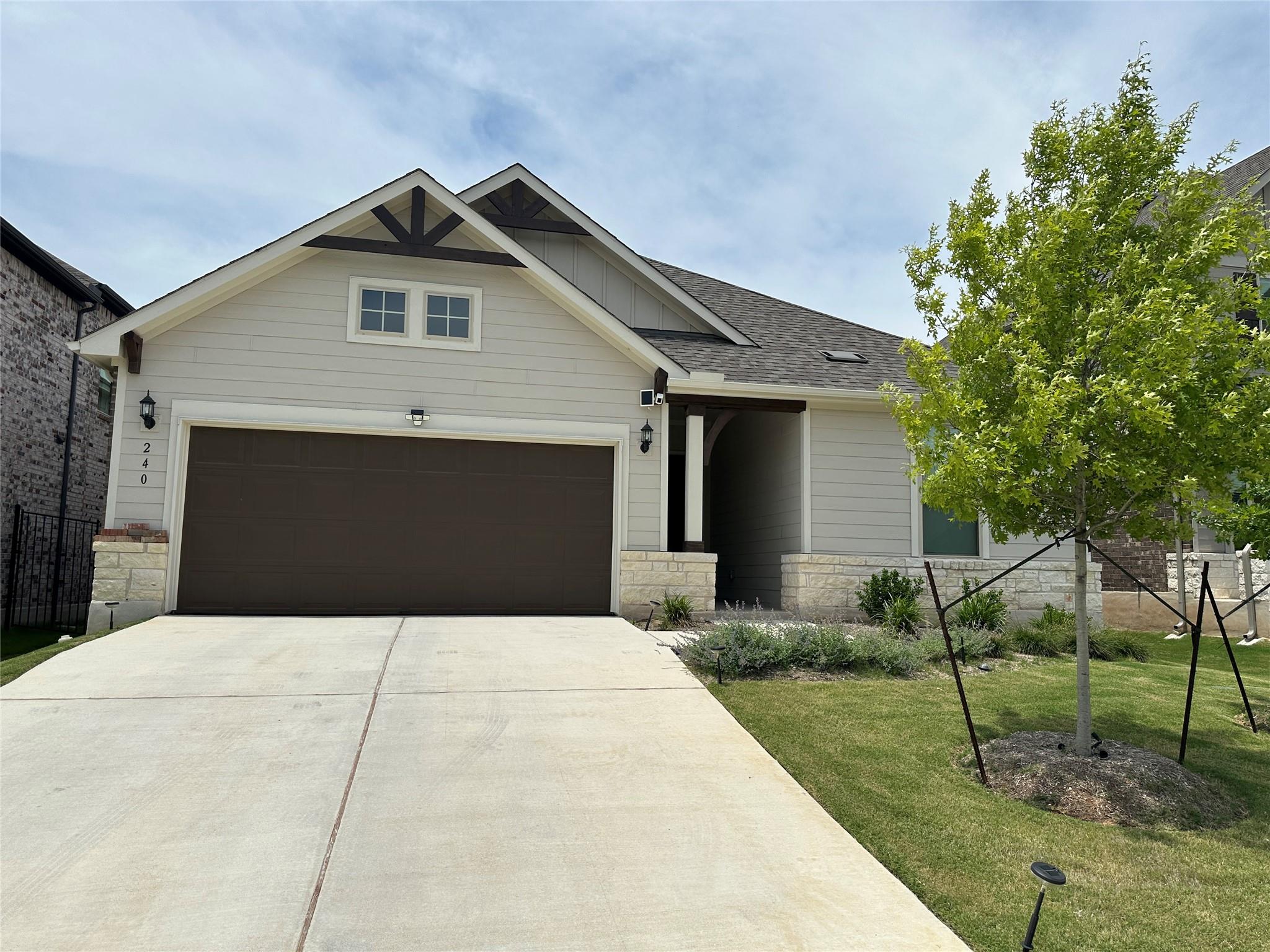 240 Canyoncrest Way, Liberty Hill, TX 78642