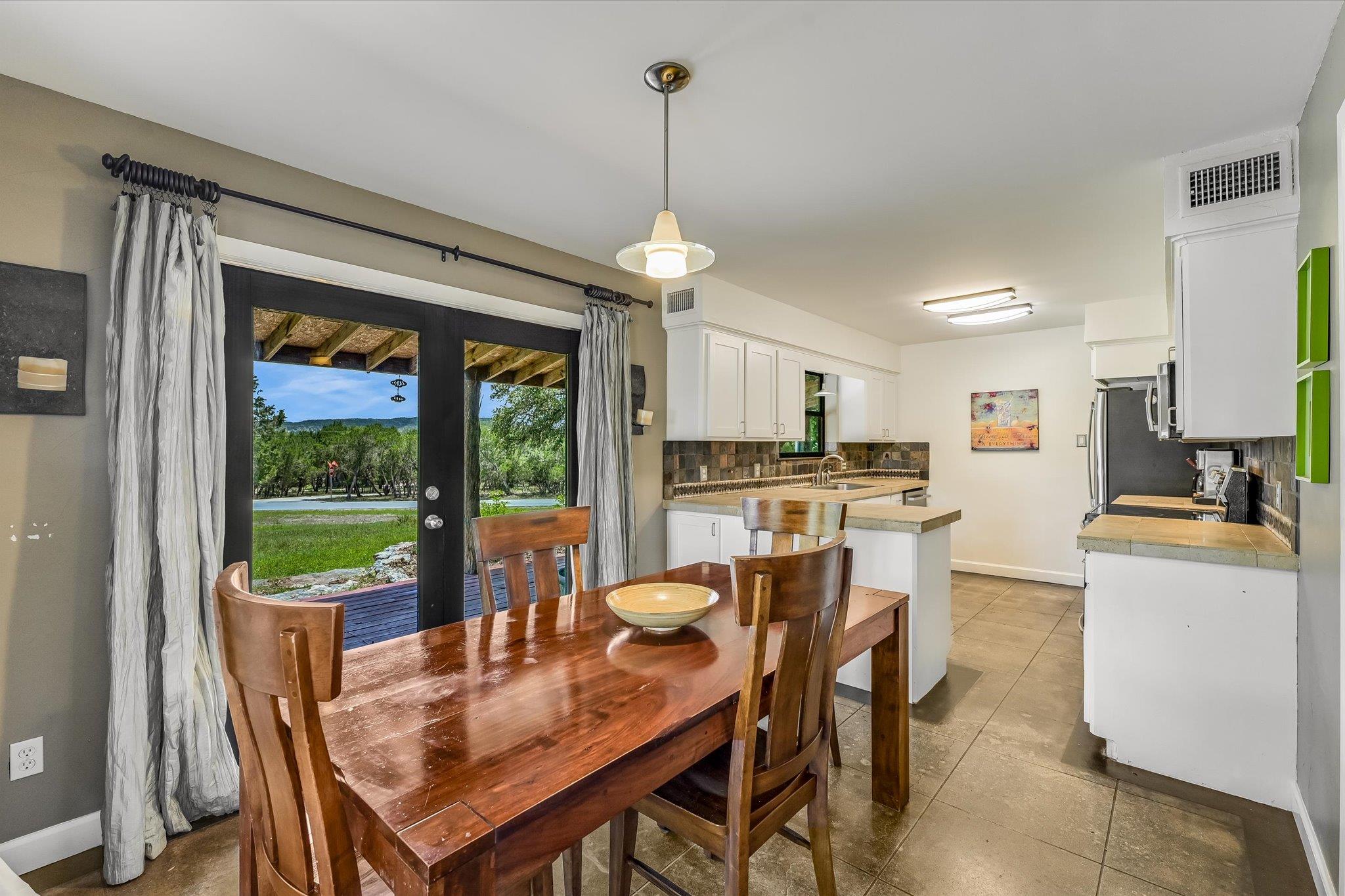 101 Chapparal Dr, Wimberley, TX 78676