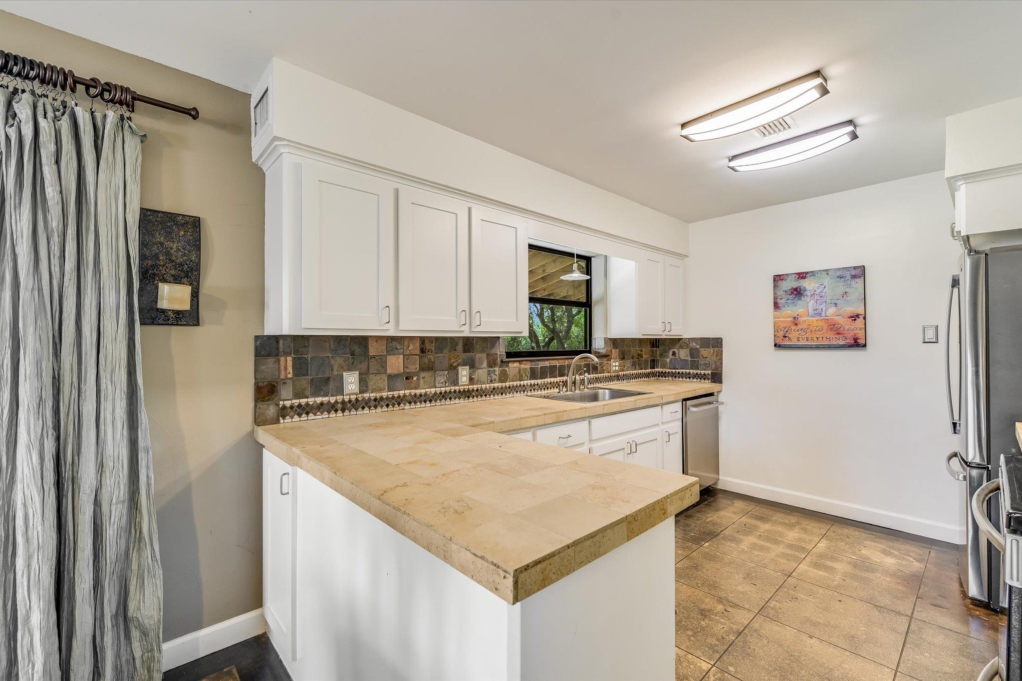 101 Chapparal Dr, Wimberley, TX 78676