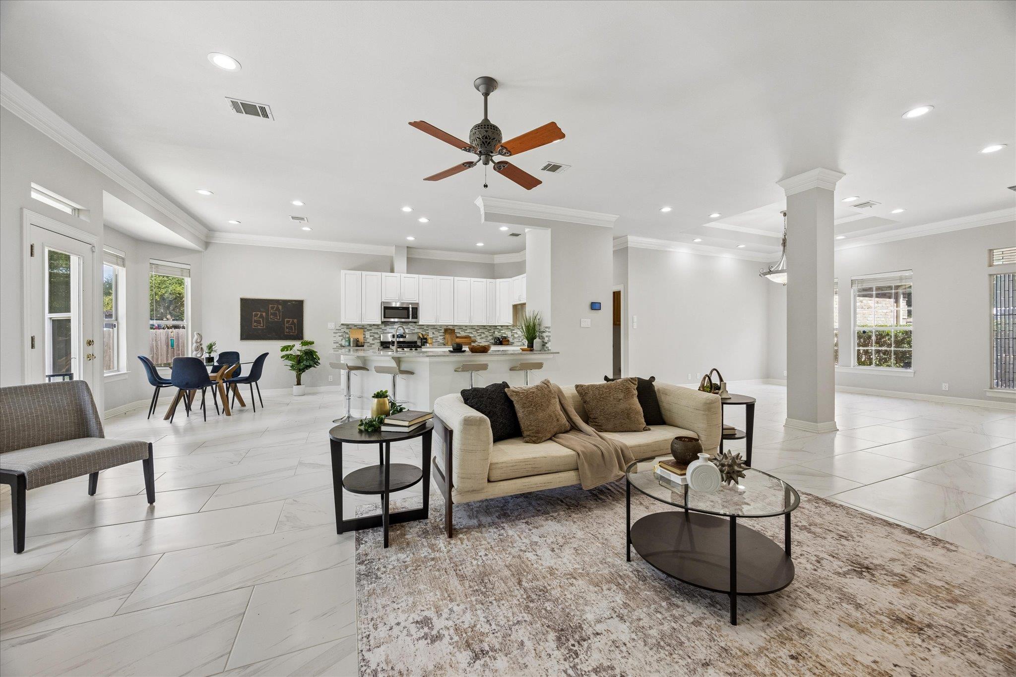 10501 Oak View Dr, Austin, TX 78759