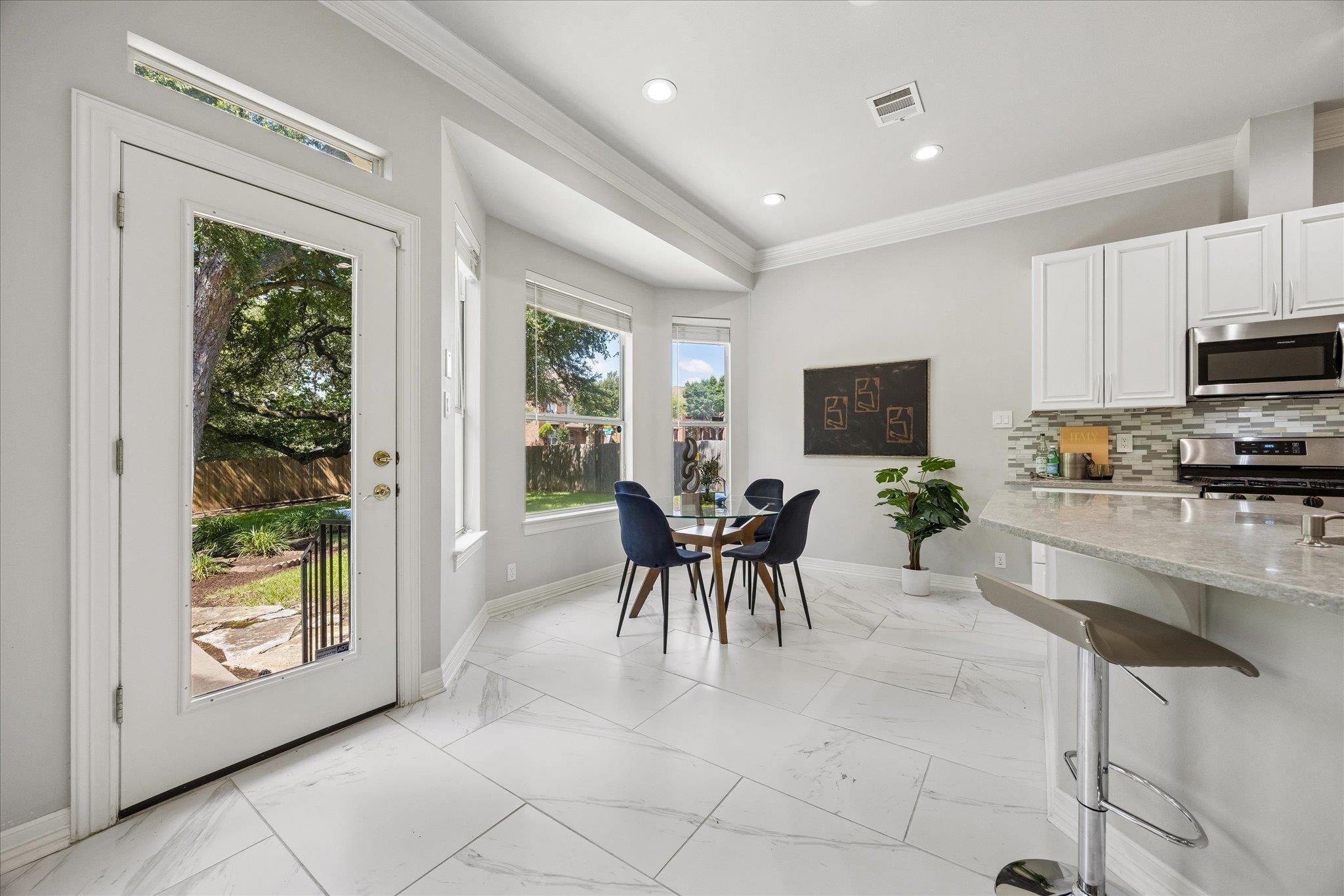 10501 Oak View Dr, Austin, TX 78759