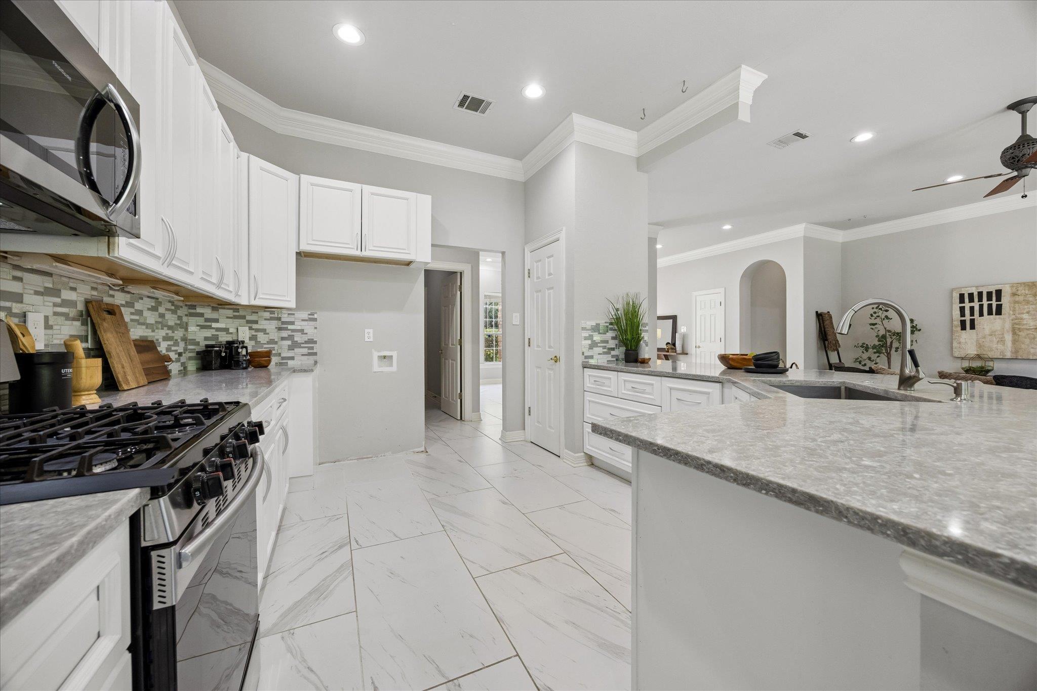 10501 Oak View Dr, Austin, TX 78759