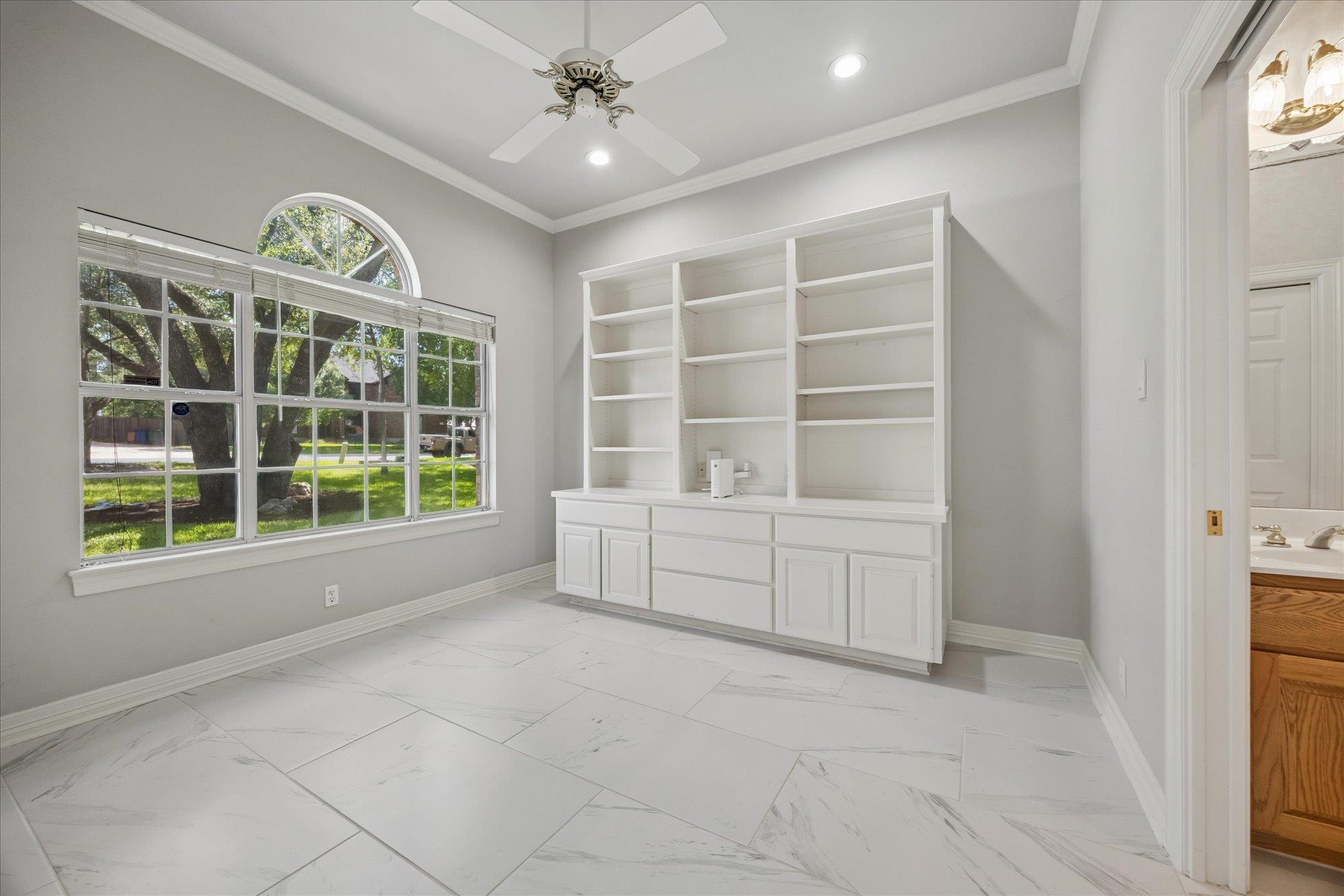 10501 Oak View Dr, Austin, TX 78759