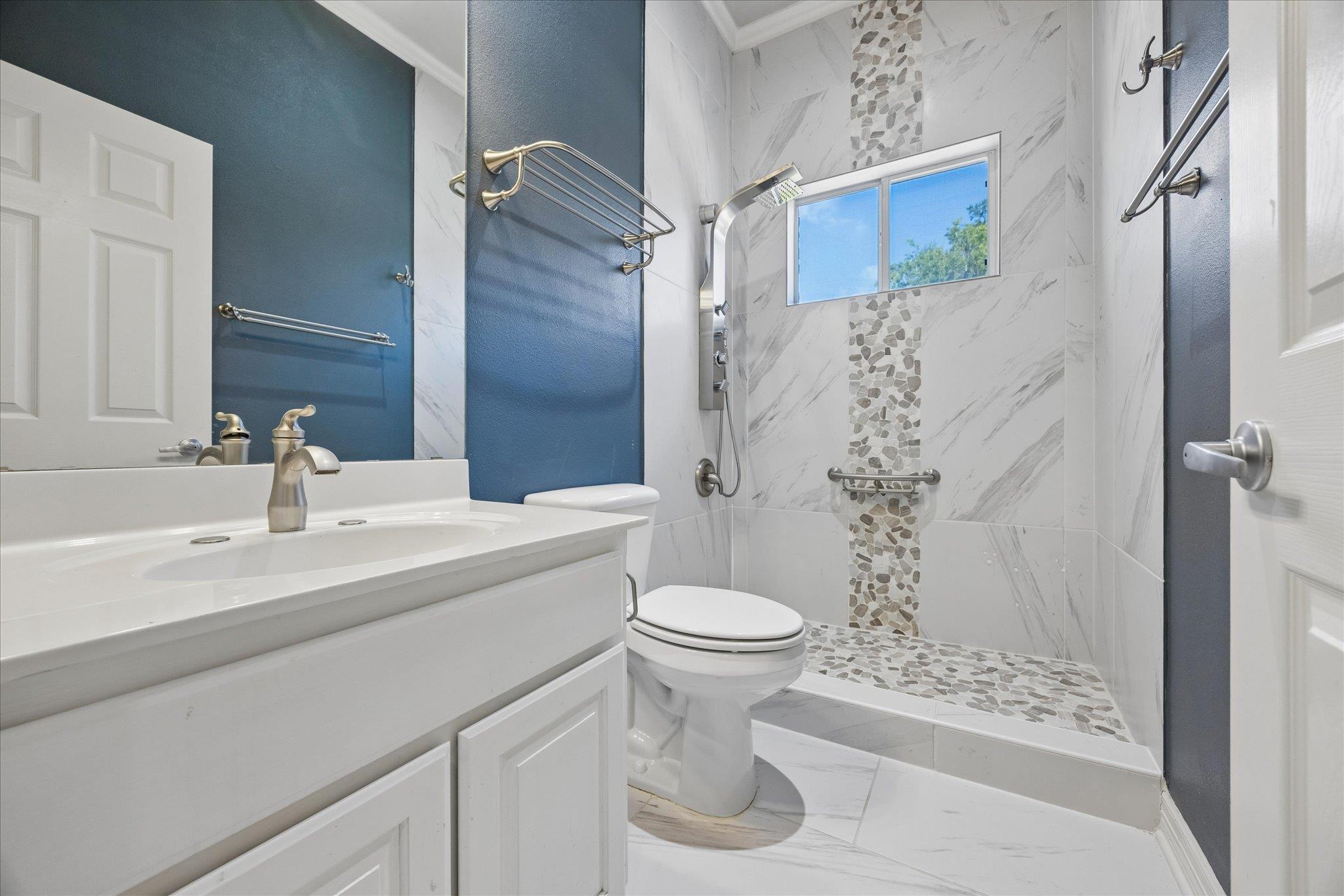 10501 Oak View Dr, Austin, TX 78759
