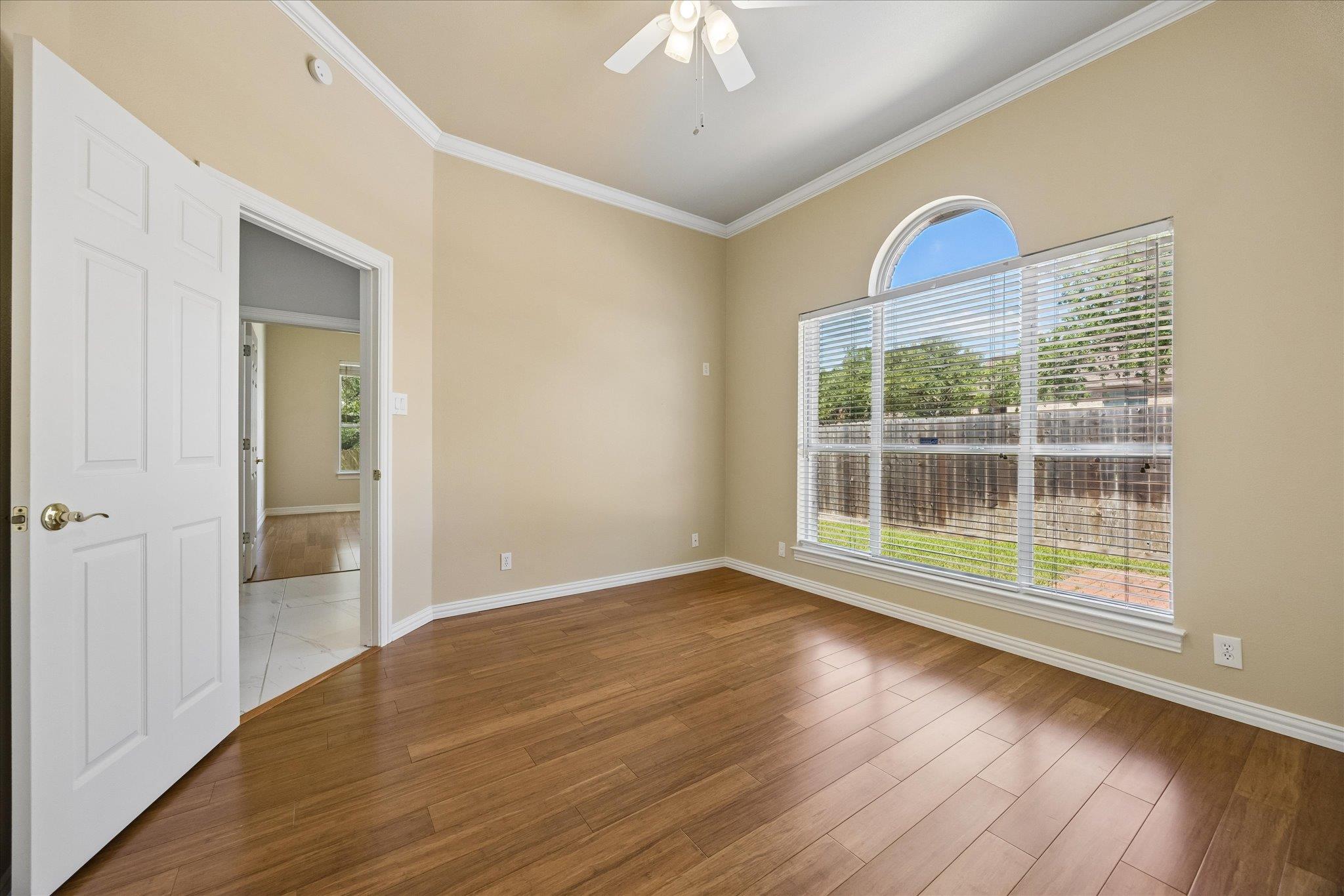 10501 Oak View Dr, Austin, TX 78759