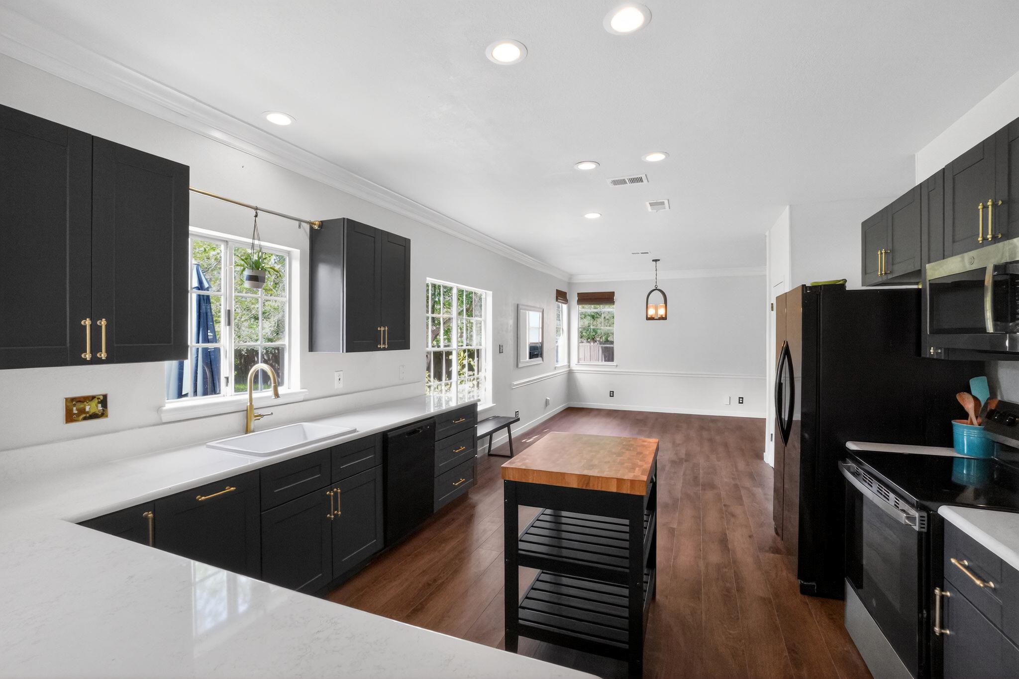8113 Willet Trl, Austin, TX 78745