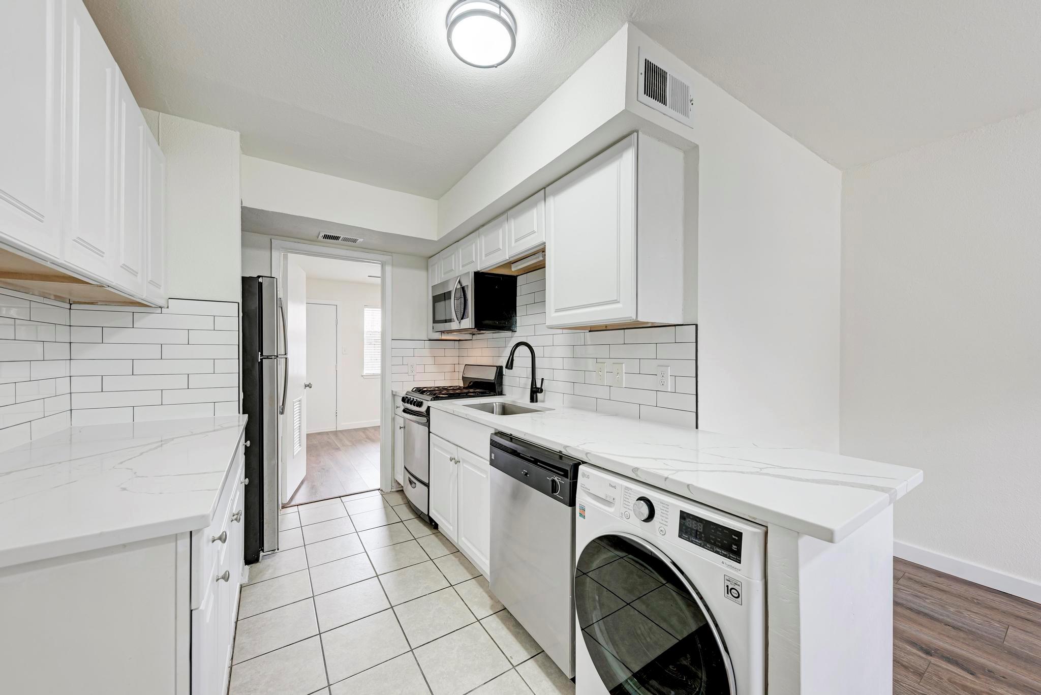 1010 W 23 St # 11, Austin, TX 78705