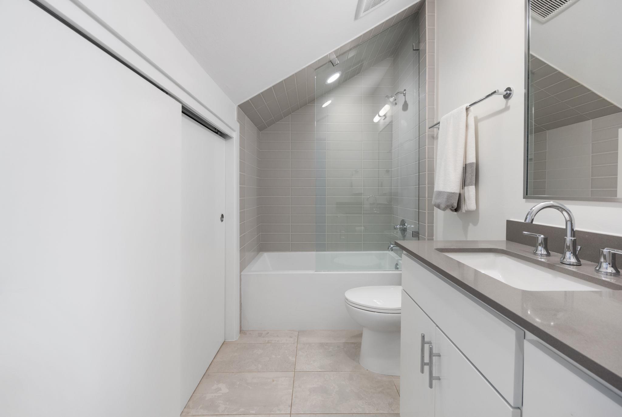 901 Bouldin Ave # A, Austin, TX 78704