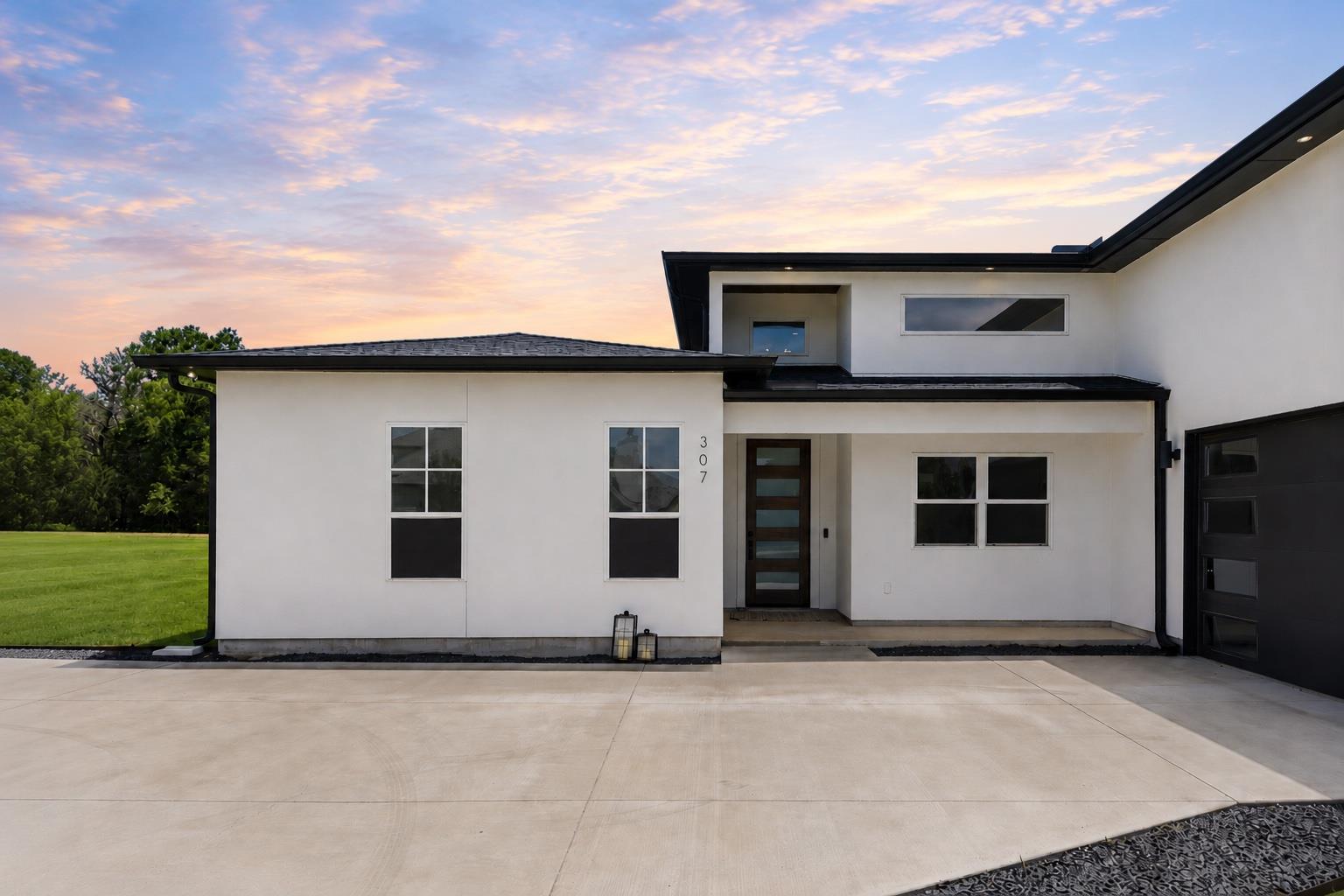 307 Chisholm Trl, Bastrop, TX 78602