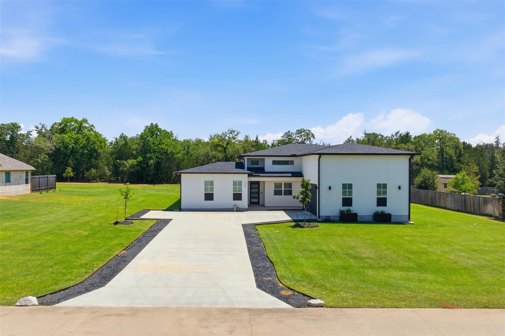 307 Chisholm Trl, Bastrop, TX 78602