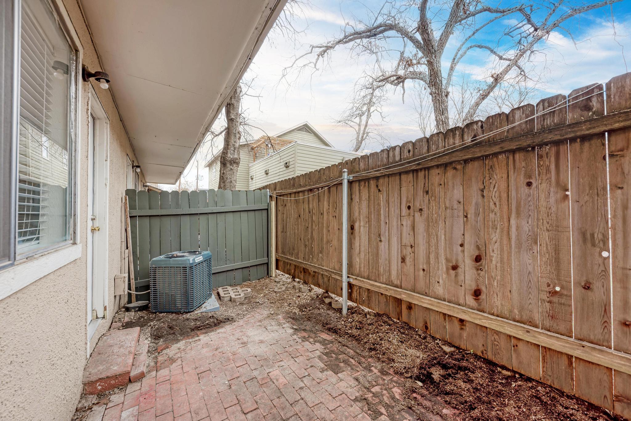 1010 W 23rd St # 6, Austin, TX 78705