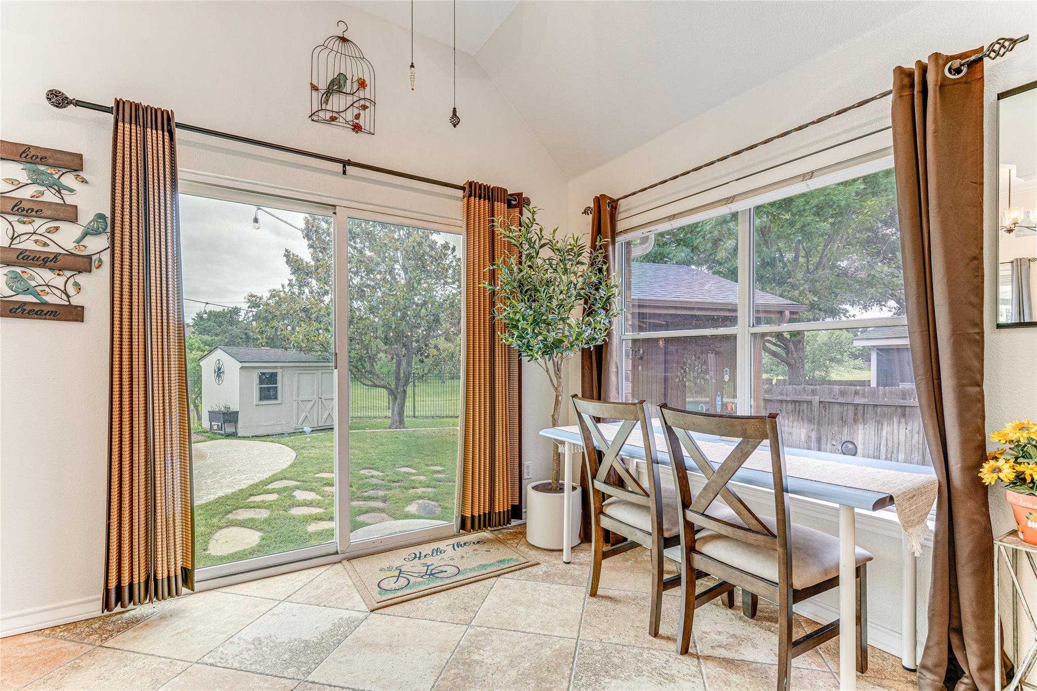 1209 Lacey Oak Loop, Round Rock, TX 78681