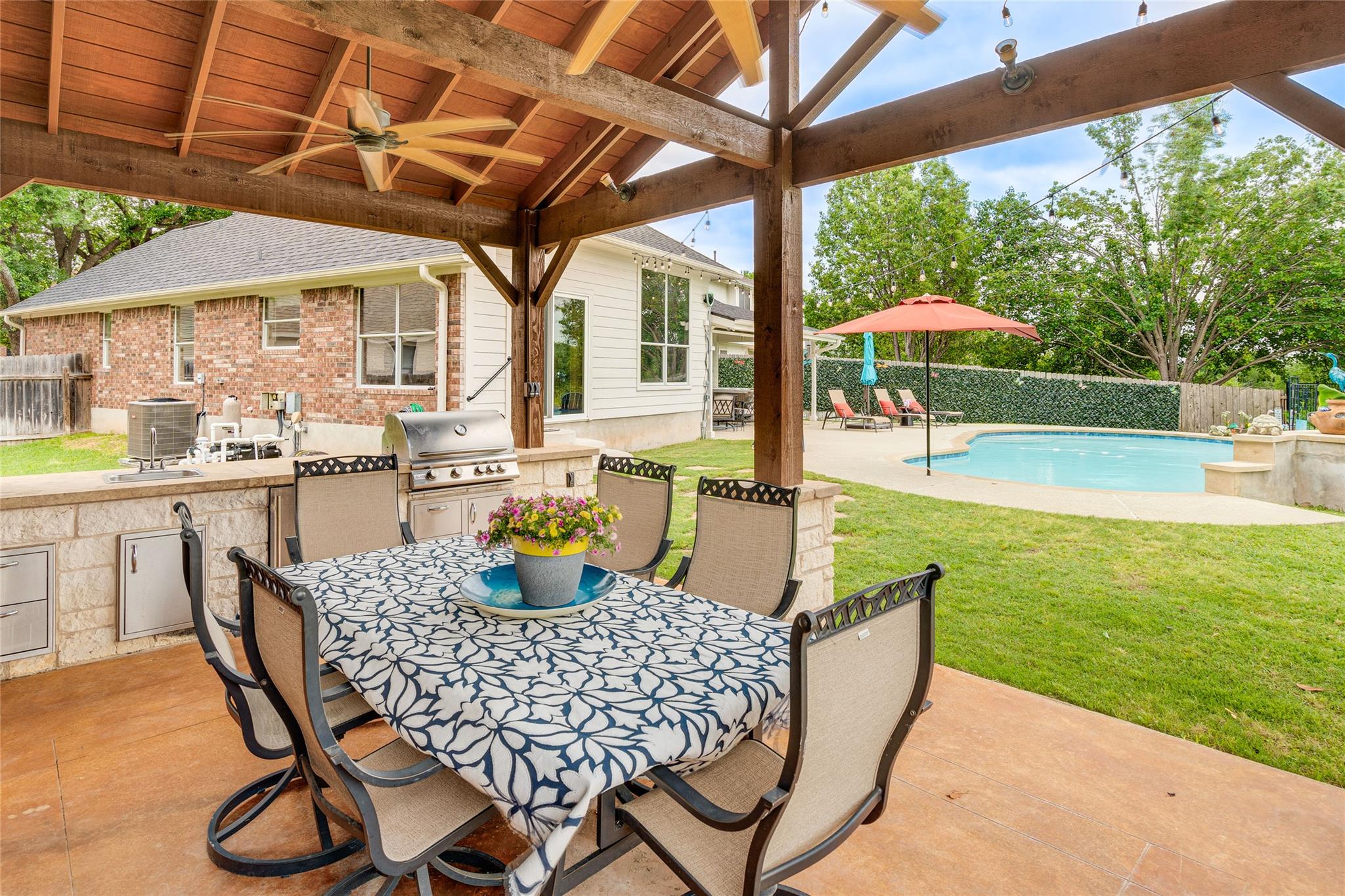 1209 Lacey Oak Loop, Round Rock, TX 78681