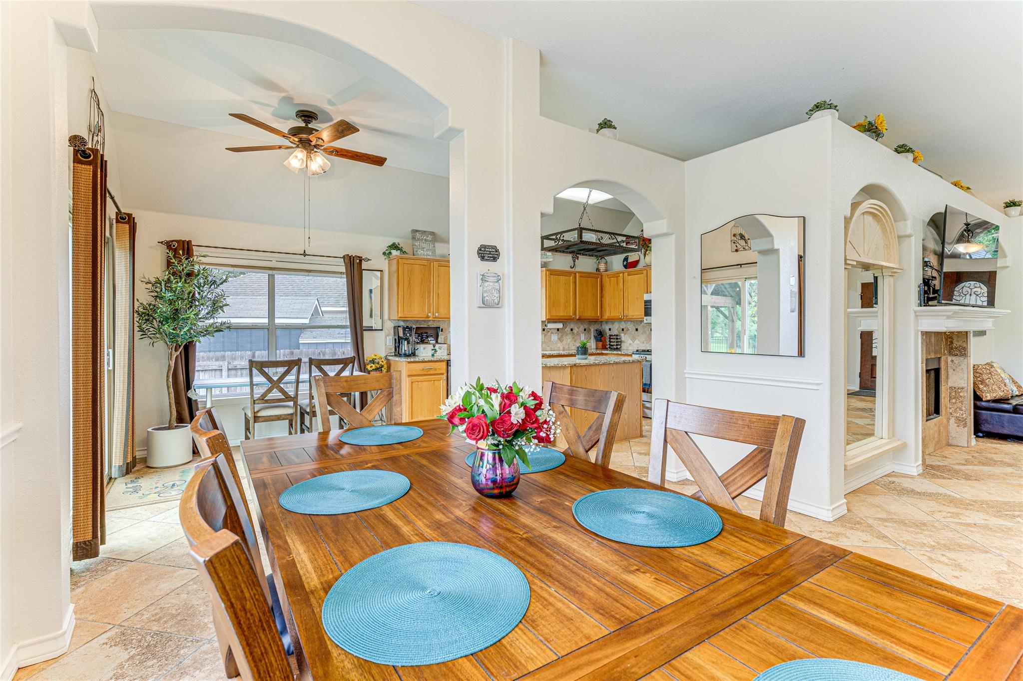 1209 Lacey Oak Loop, Round Rock, TX 78681