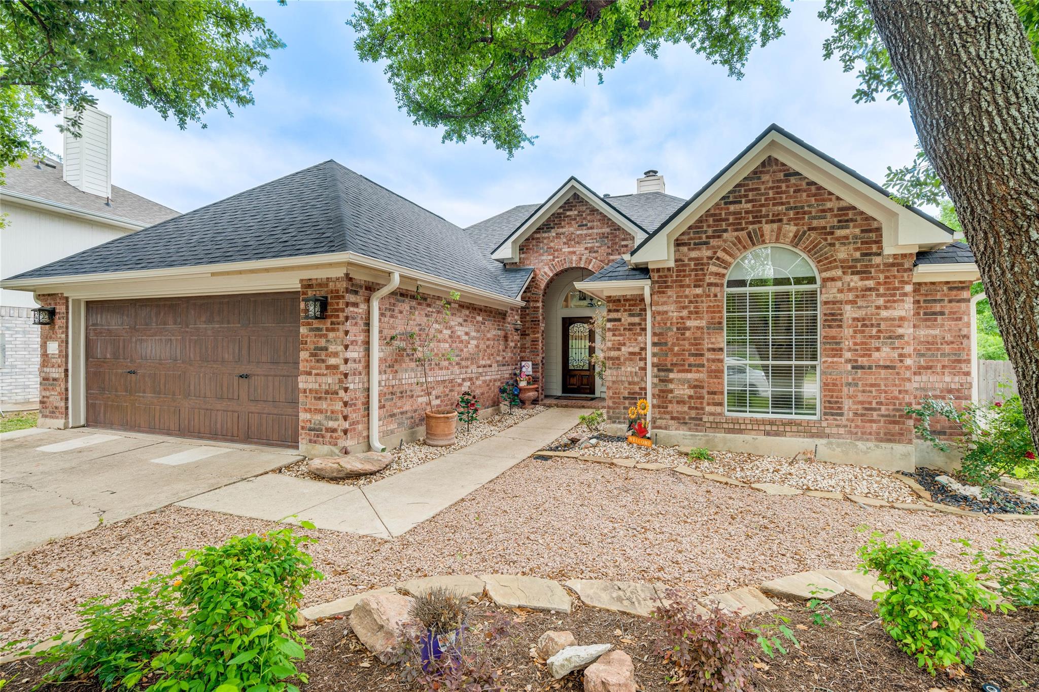 1209 Lacey Oak Loop, Round Rock, TX 78681