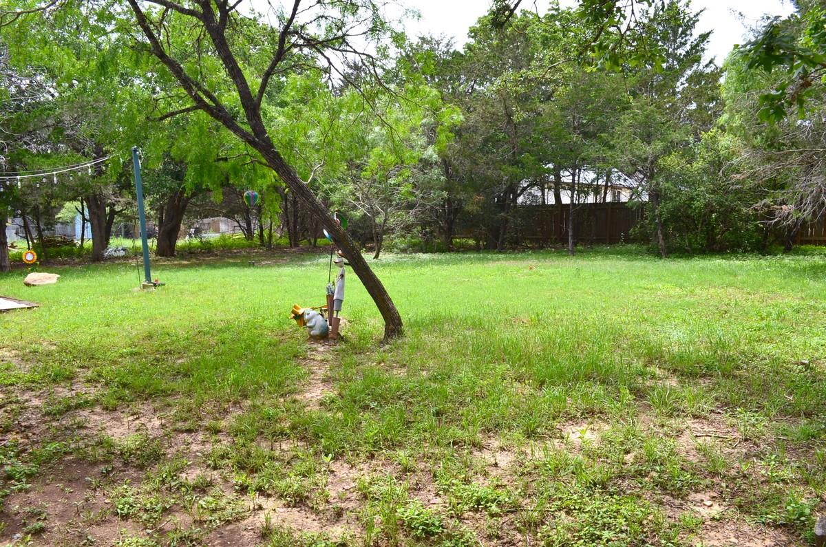 218 Texas Oak Dr, Cedar Creek, TX 78612