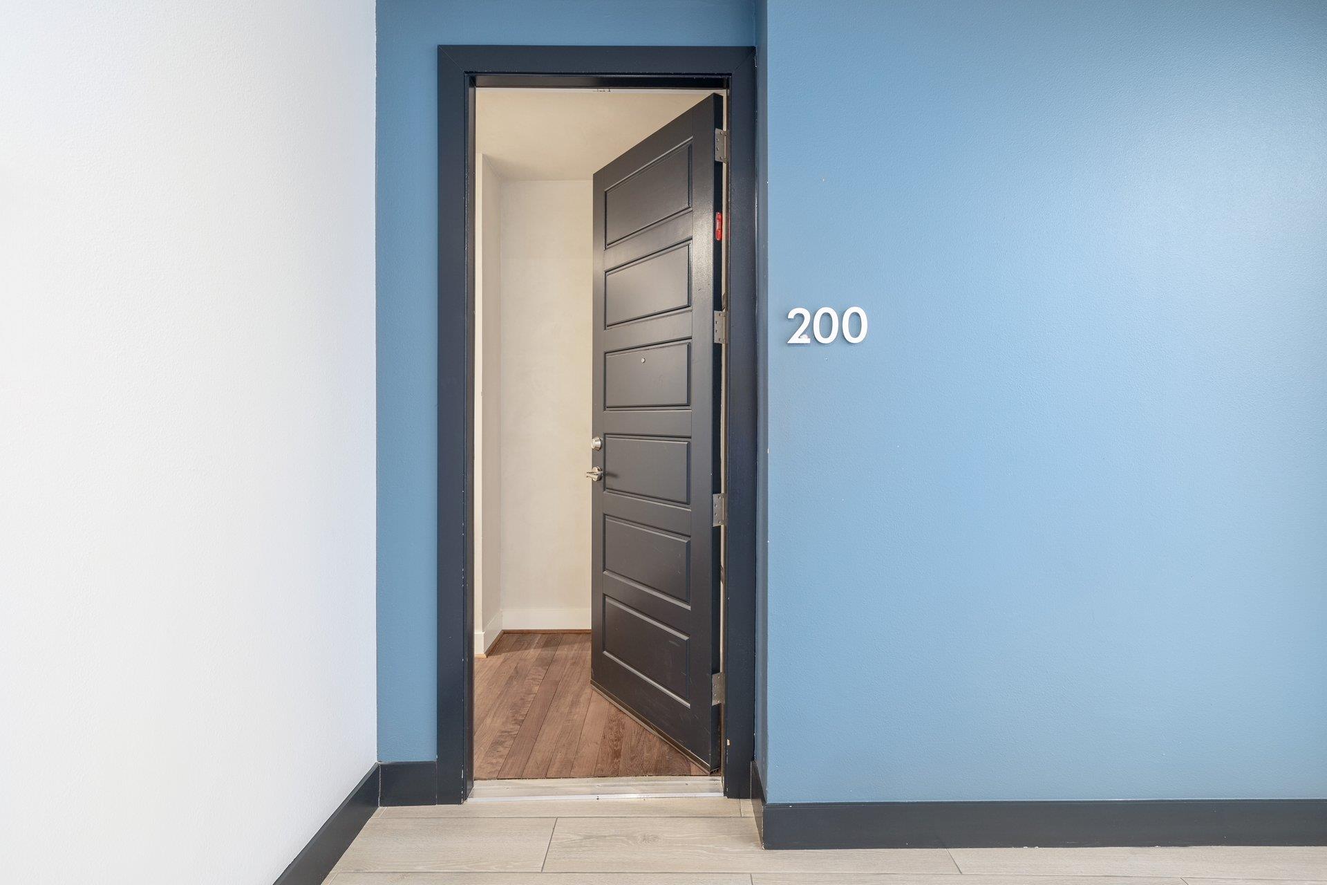 6444 Burnet Rd # 100, Austin, TX 78757