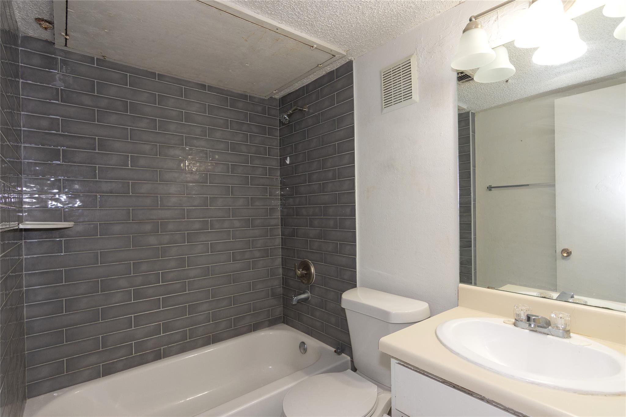 1607 ONION CREEK VILLAGE Dr # D, Round Rock, TX 78664