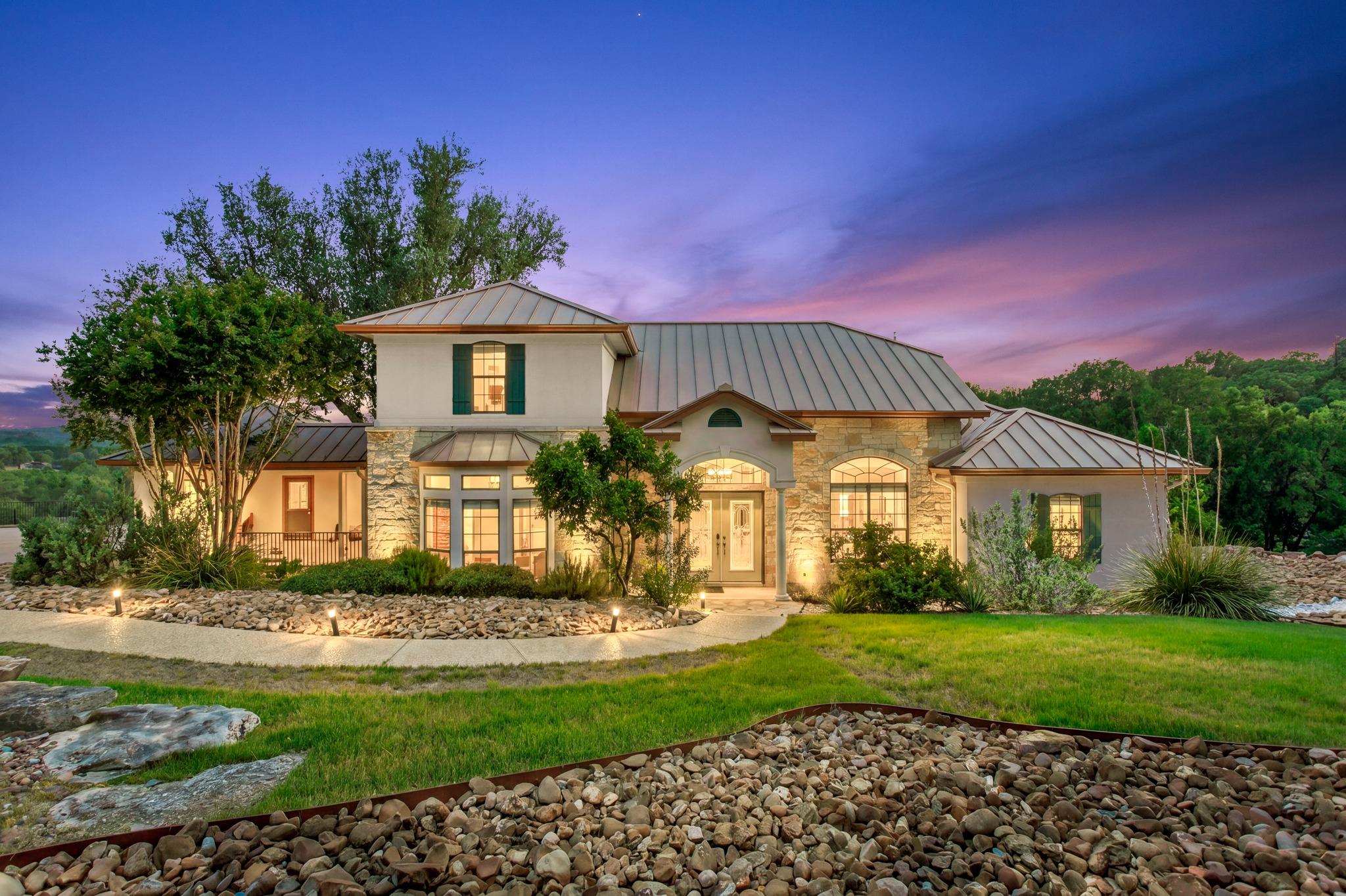 1121 Kings Cove Dr, Canyon Lake, TX 78133