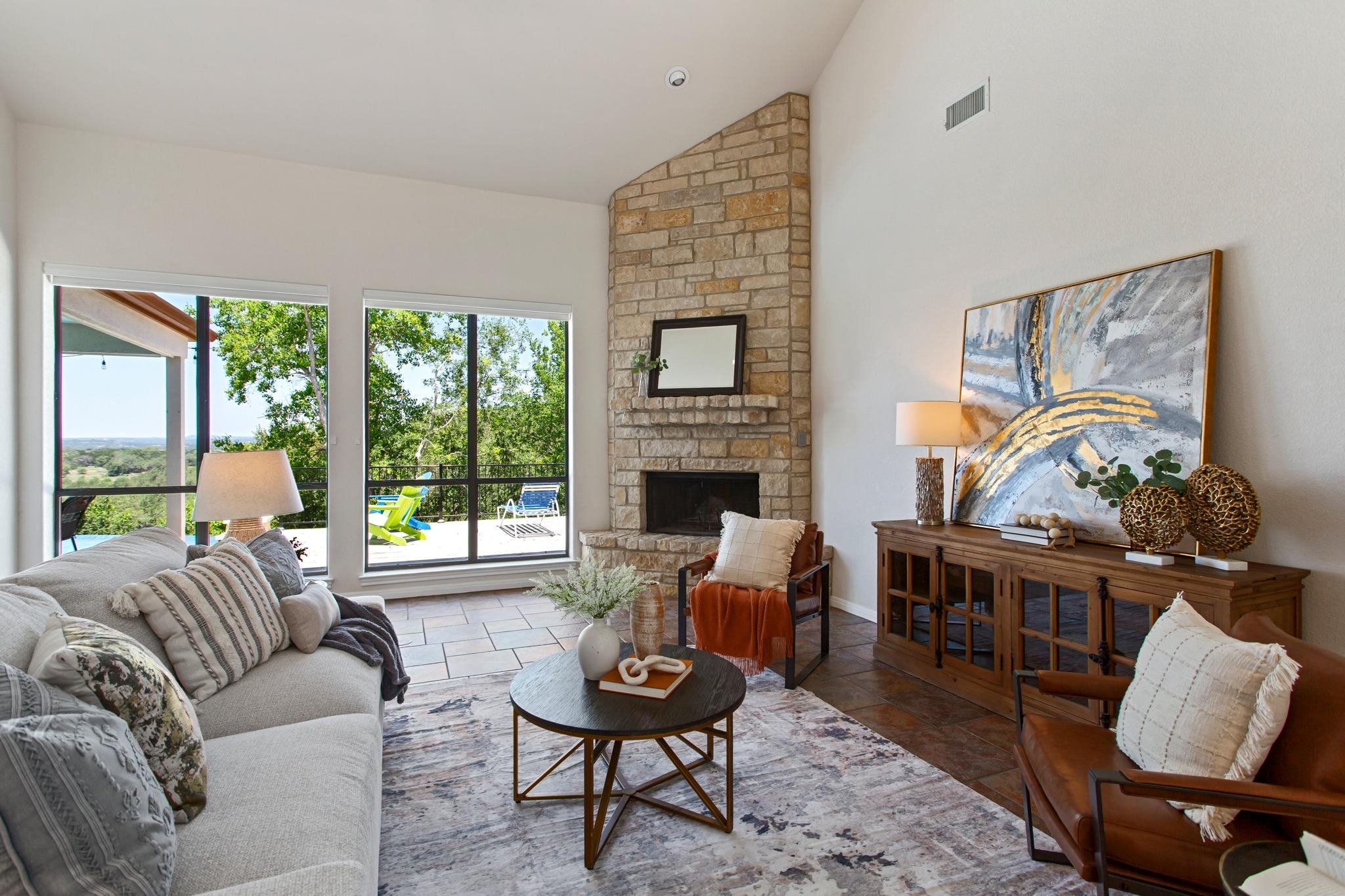 1121 Kings Cove Dr, Canyon Lake, TX 78133