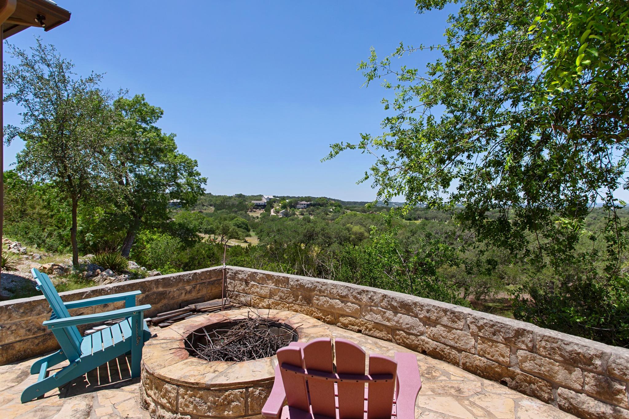 1121 Kings Cove Dr, Canyon Lake, TX 78133