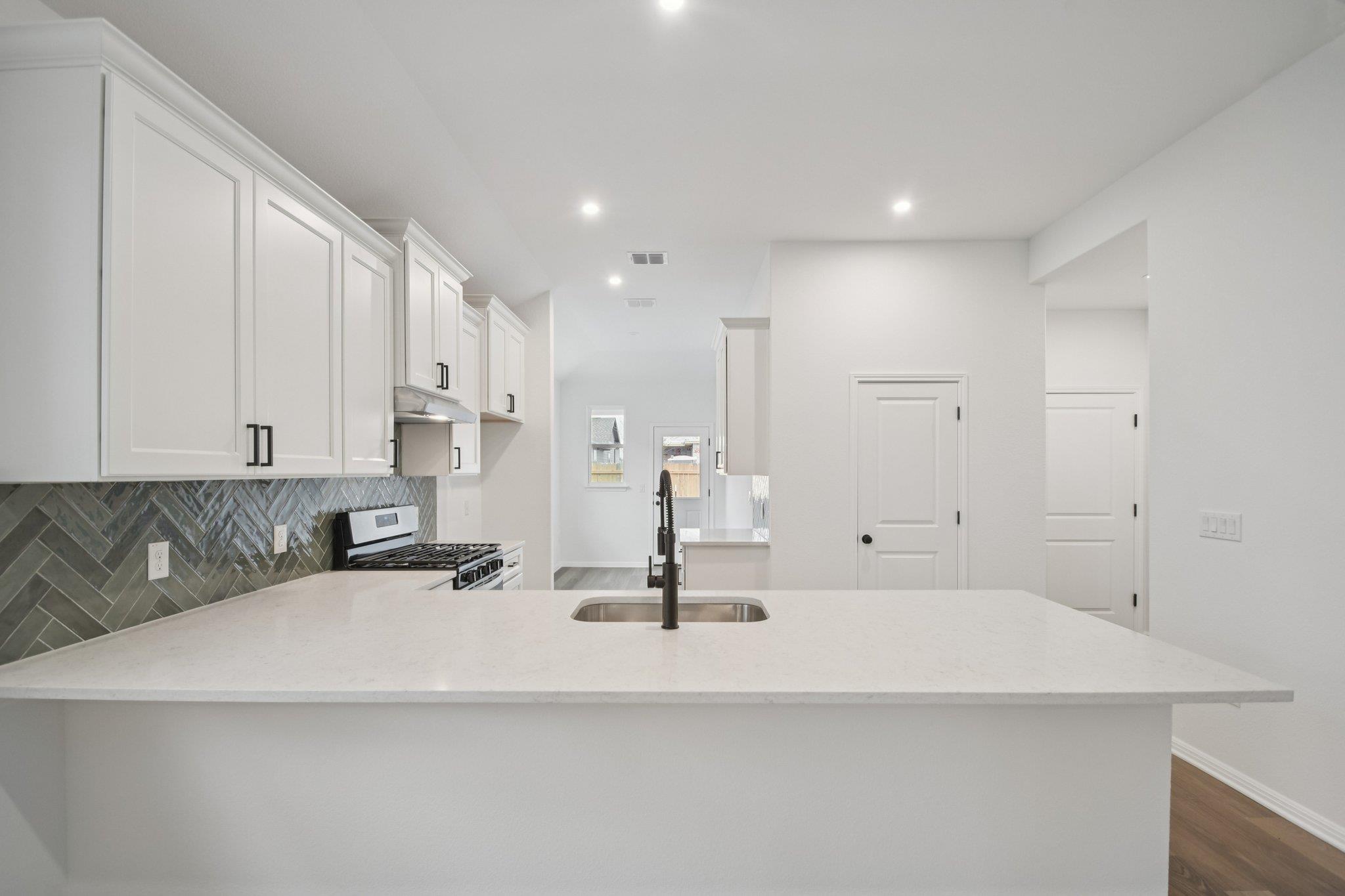 367 Porter Country Pkwy, Buda, TX 78610