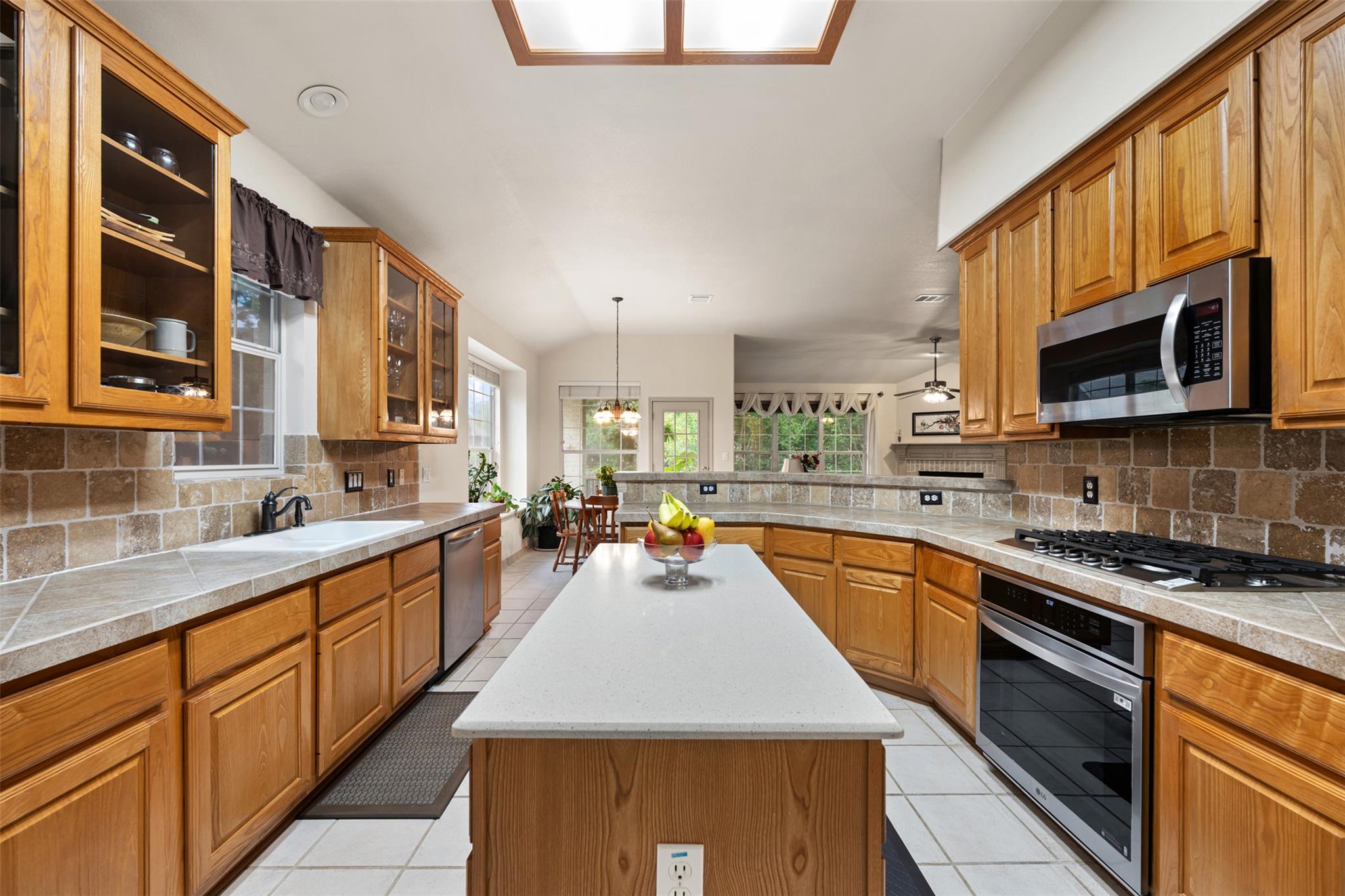 5308 Deerwood Ln, Austin, TX 78730