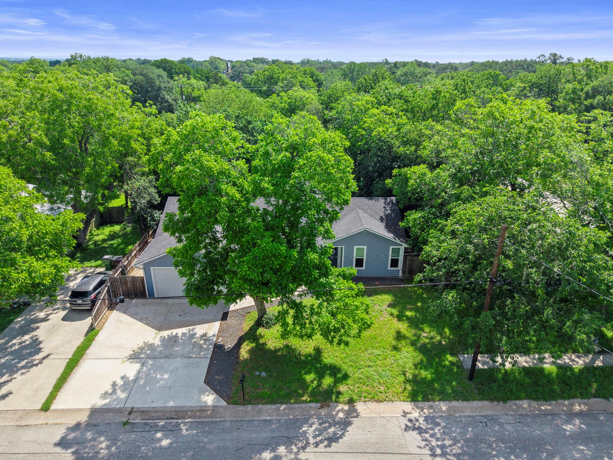 700 S Church St, Lockhart, TX 78644