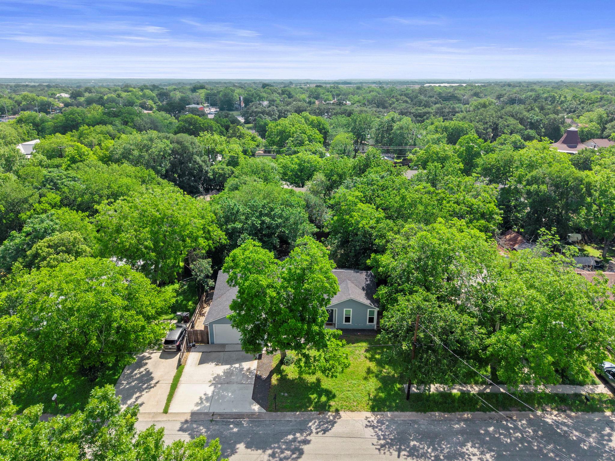 700 S Church St, Lockhart, TX 78644