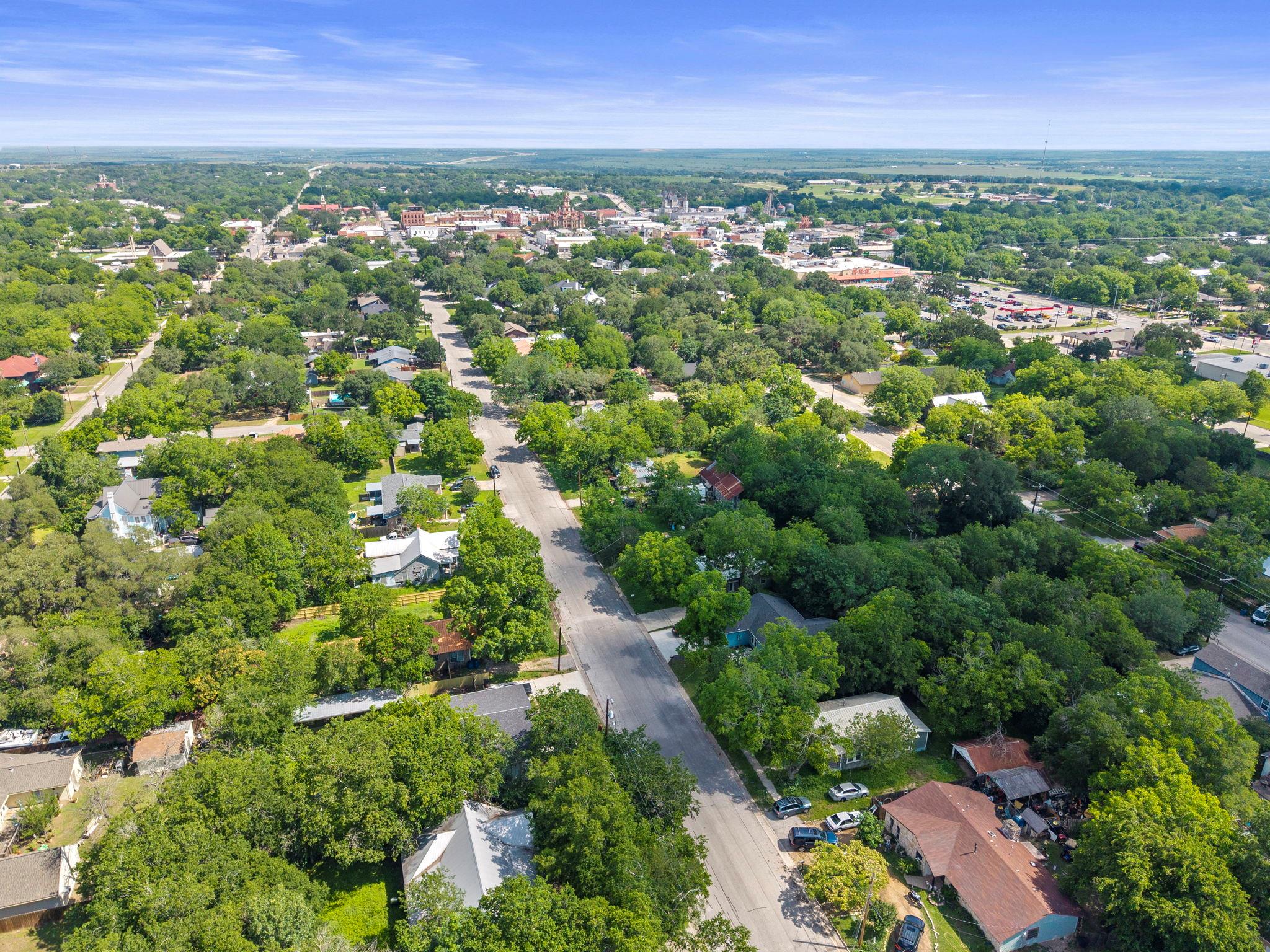 700 S Church St, Lockhart, TX 78644