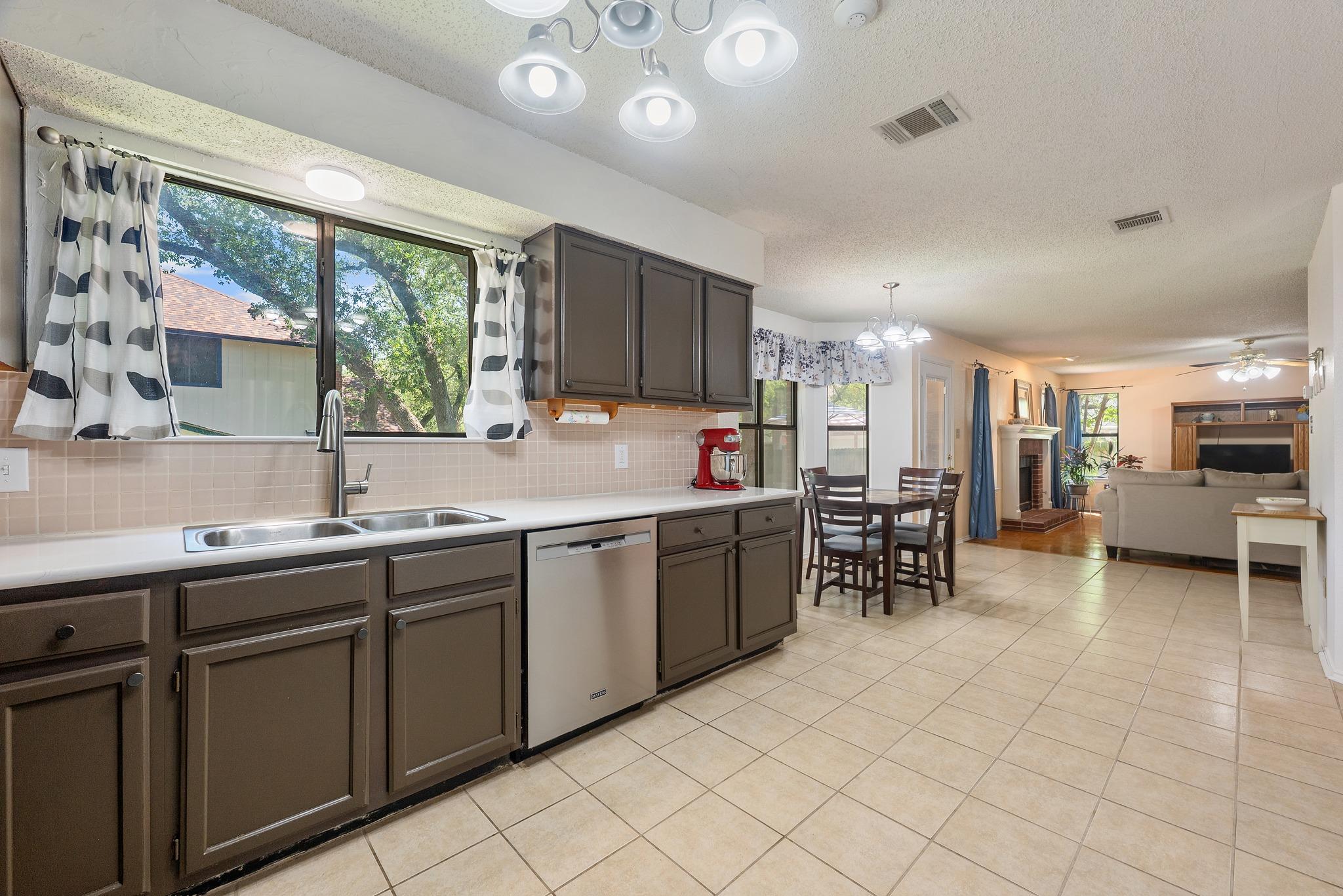 13113 Bidwell Dr, Austin, TX 78729