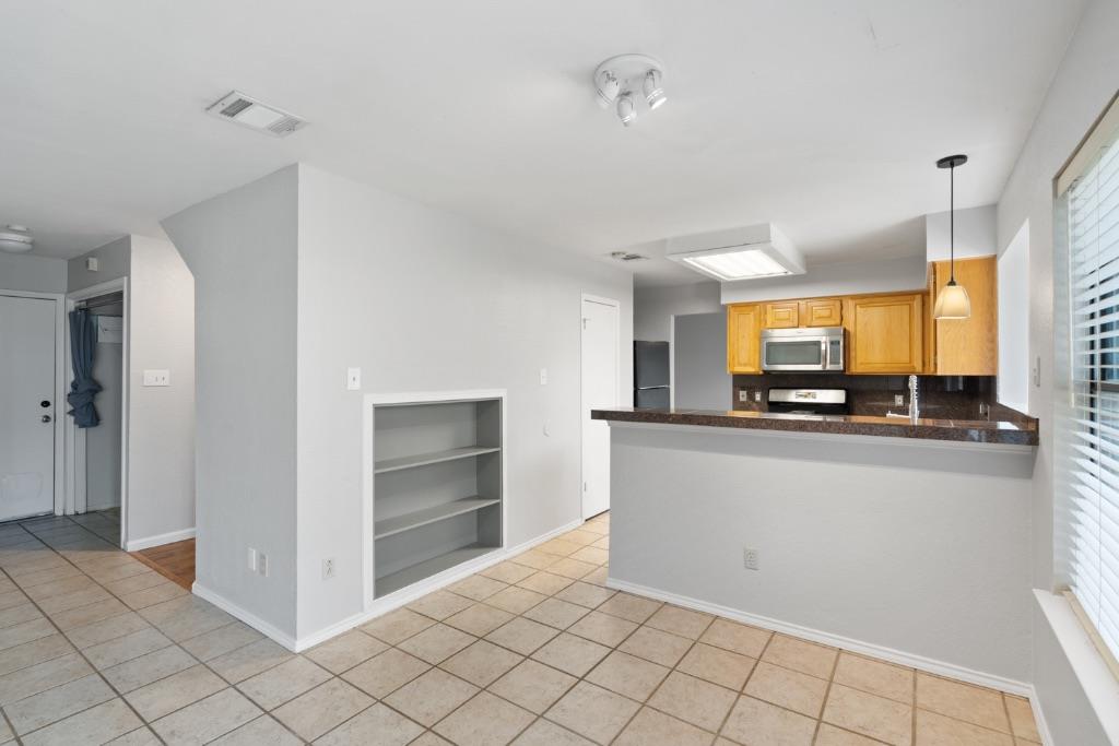 8718 Coastal Dr, Austin, TX 78749