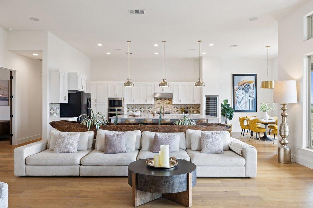 8417 Kelly Cv, Lago Vista, TX 78645